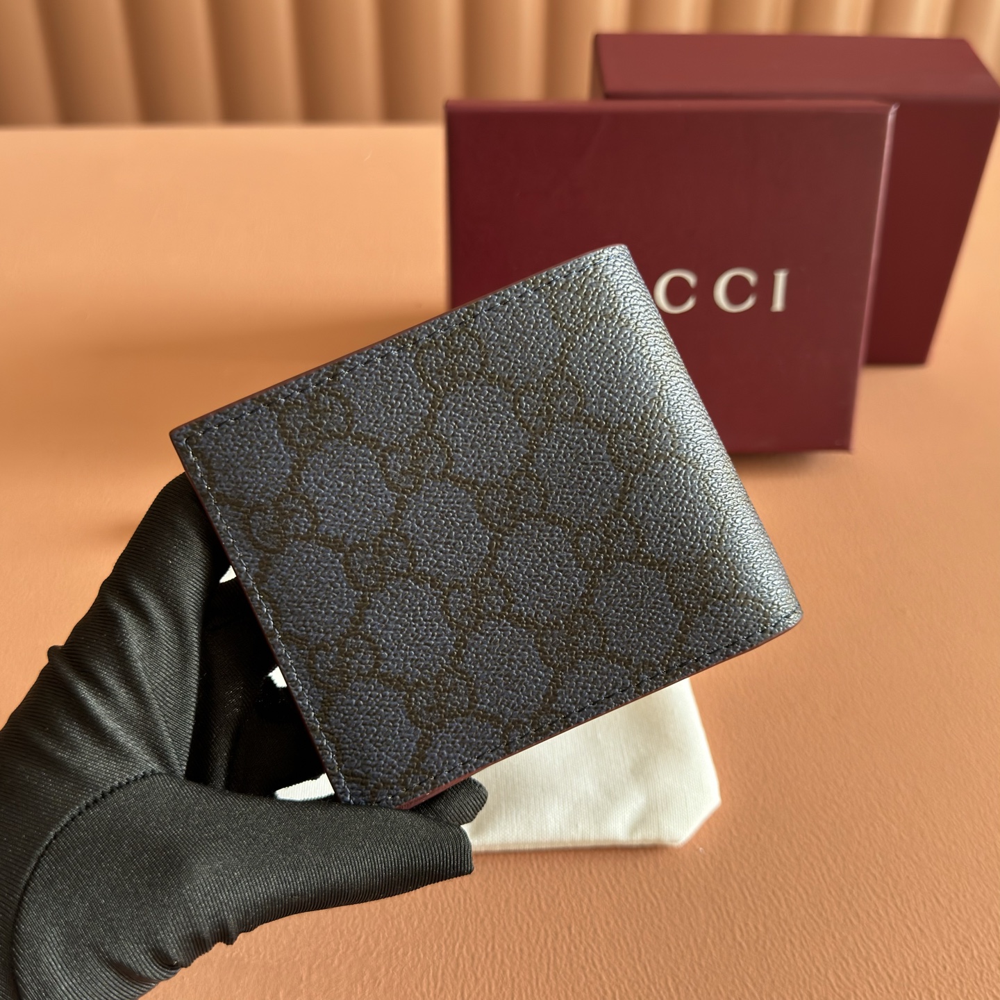 Gucci Basic Bag Gold M-s