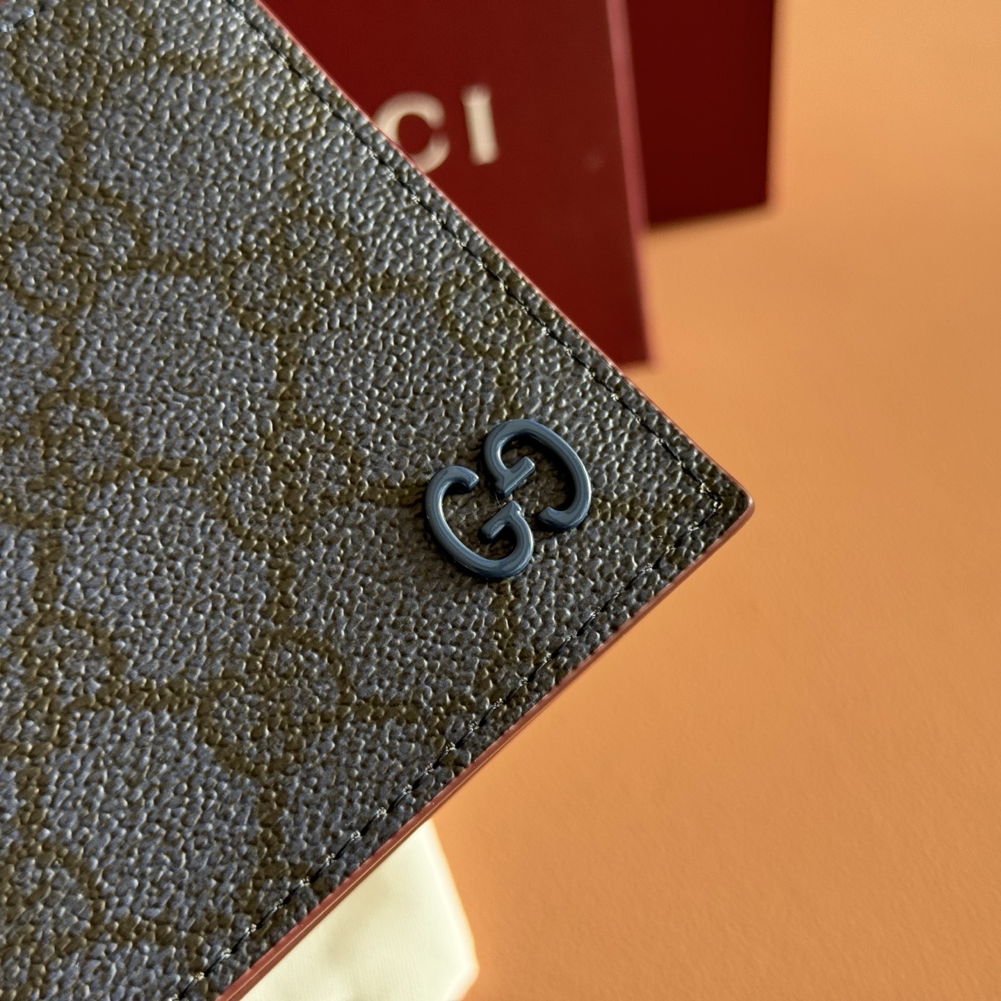 Gucci Basic Bag Gold M-s