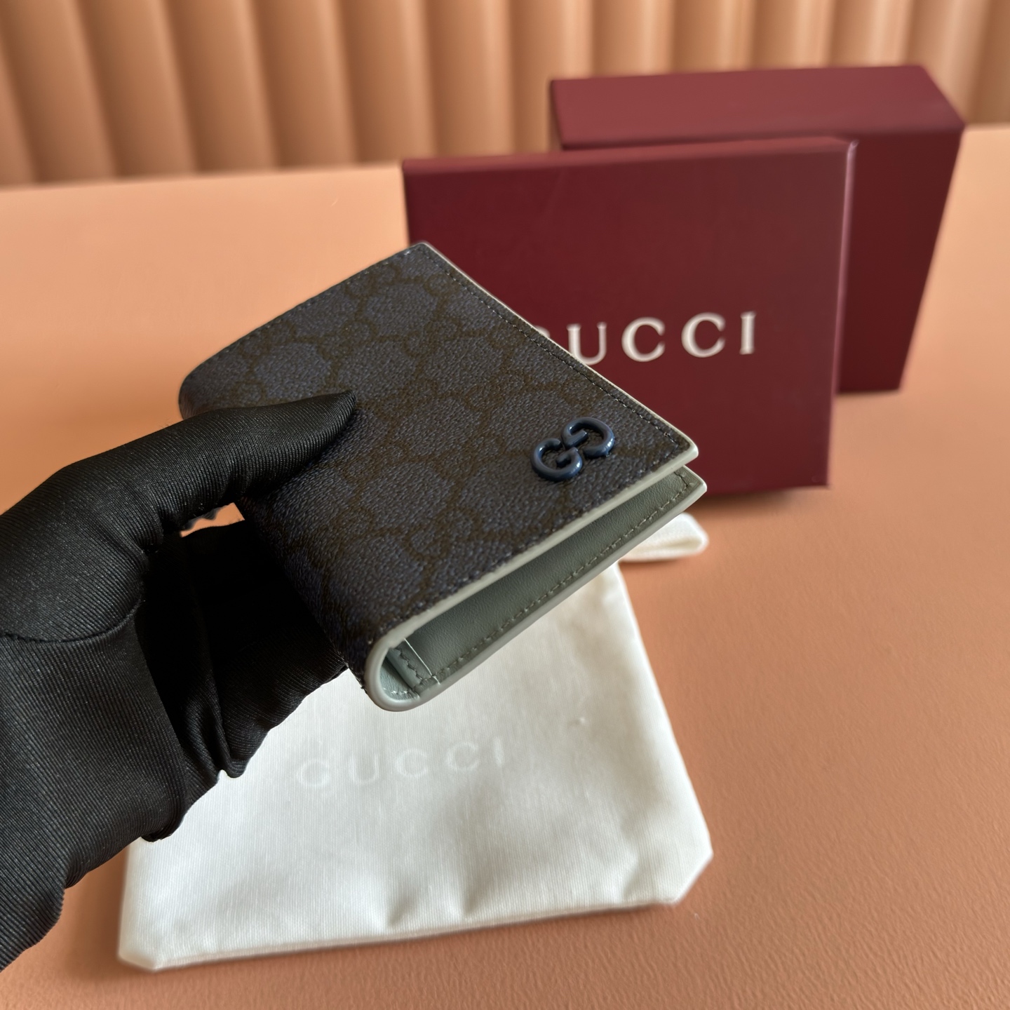 Gucci Basic Bag Gold M-s