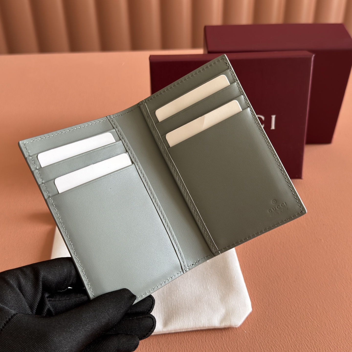 Gucci Basic Bag Gold M-s