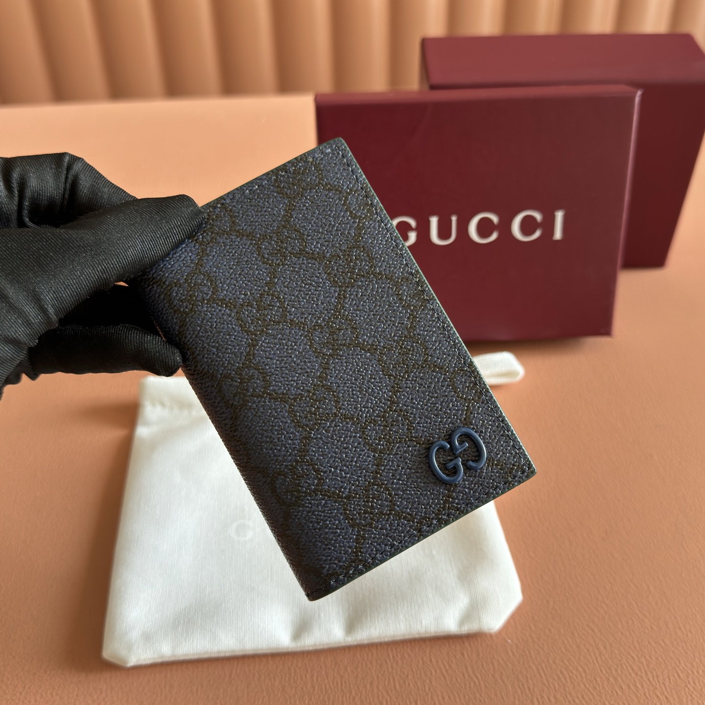 Gucci Basic Bag Gold M-s