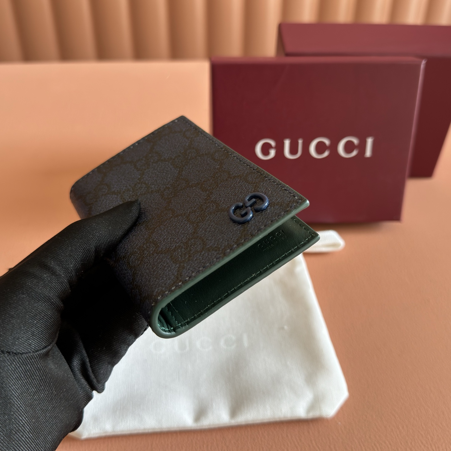 Gucci Basic Bag Gold M-s