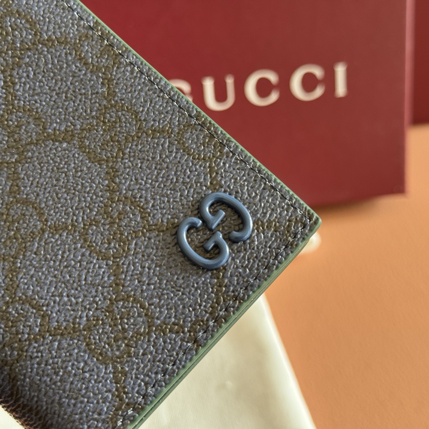 Gucci Basic Bag Gold M-s