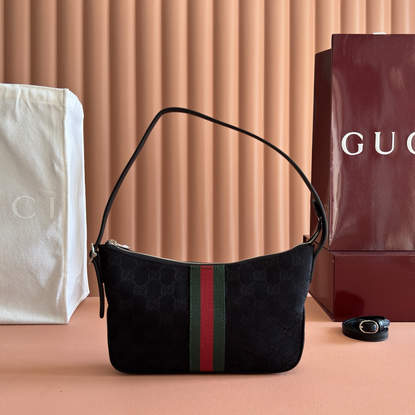 Gucci Basic Bag Canvas Black L