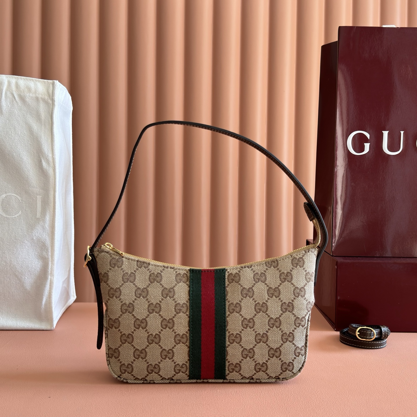 Gucci Basic Bag Canvas Black L