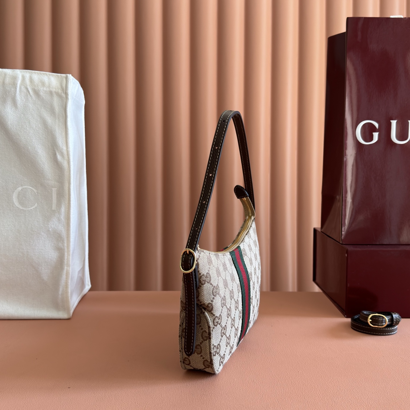 Gucci Basic Bag Canvas Black L