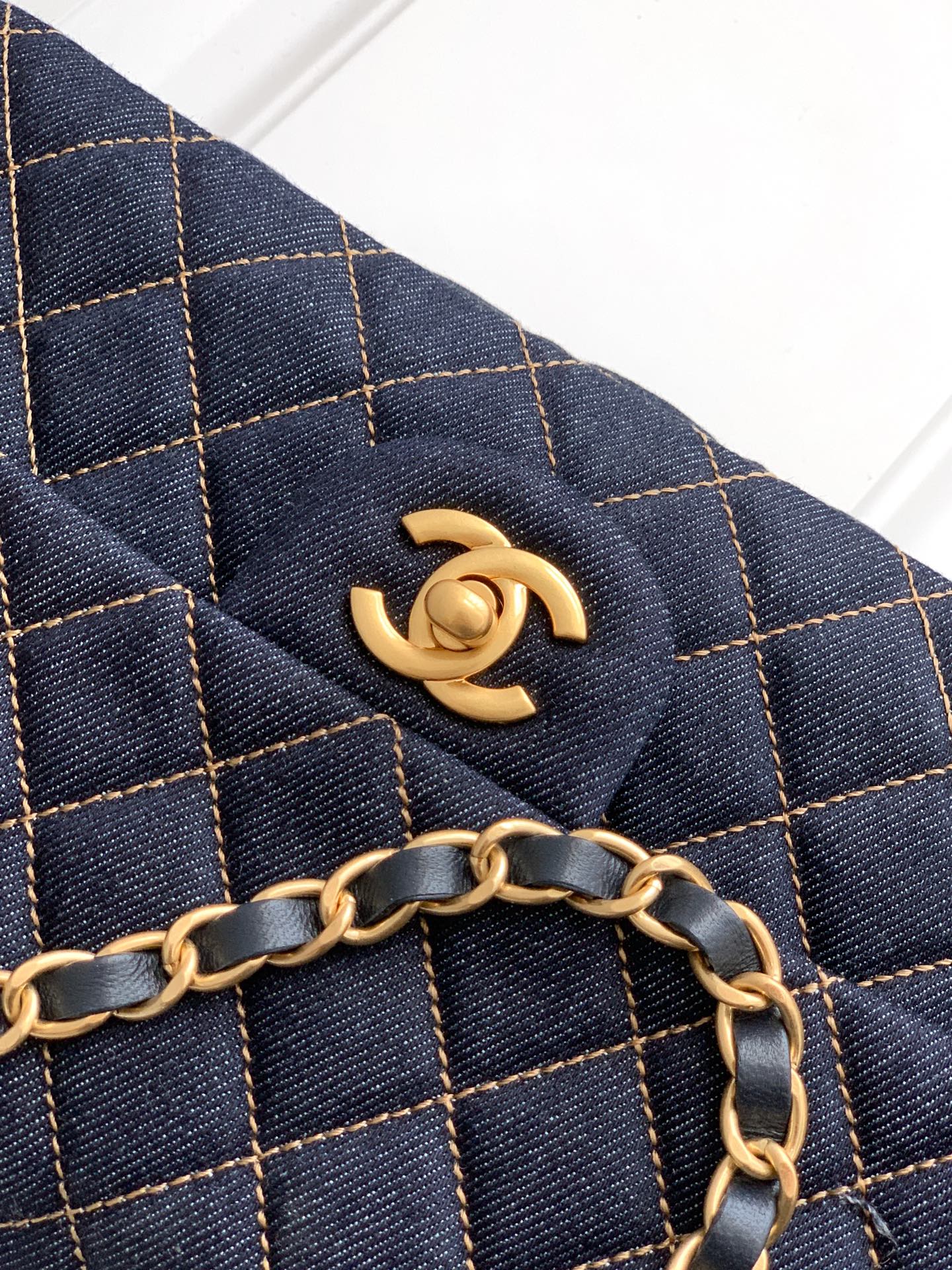 Chanel Basic Bag 20cm-25cm-l