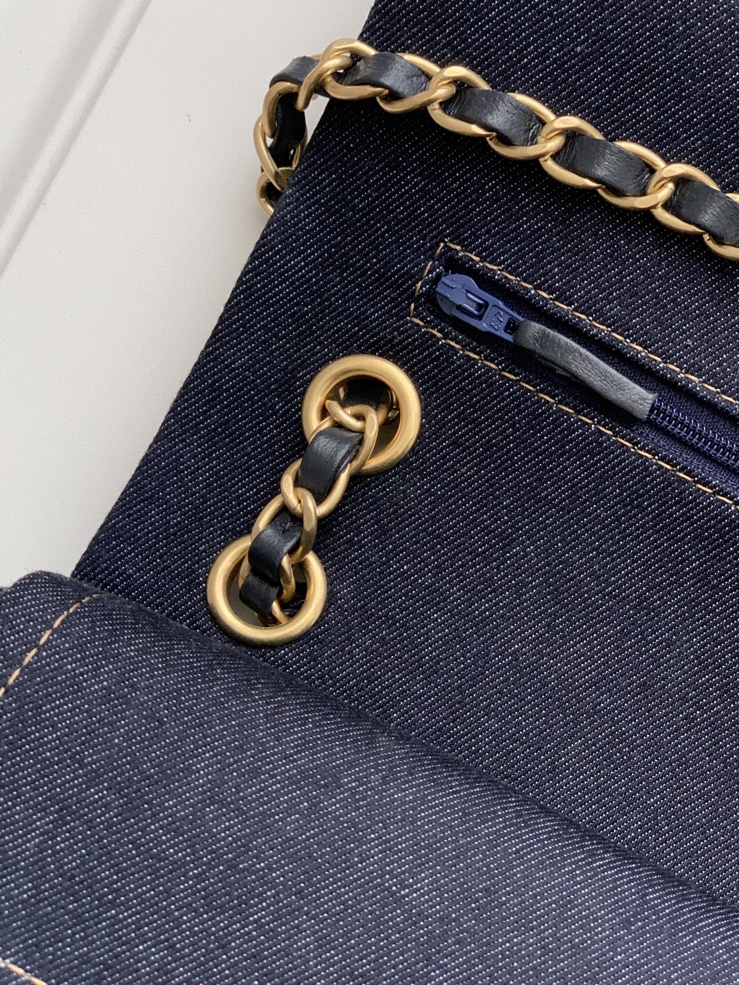 Chanel Basic Bag 20cm-25cm-l