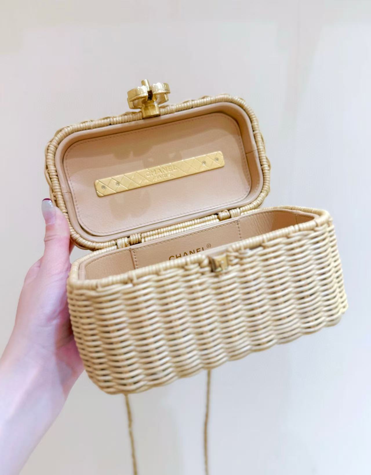 Chanel Basic Bag Gold 11cm-l-s