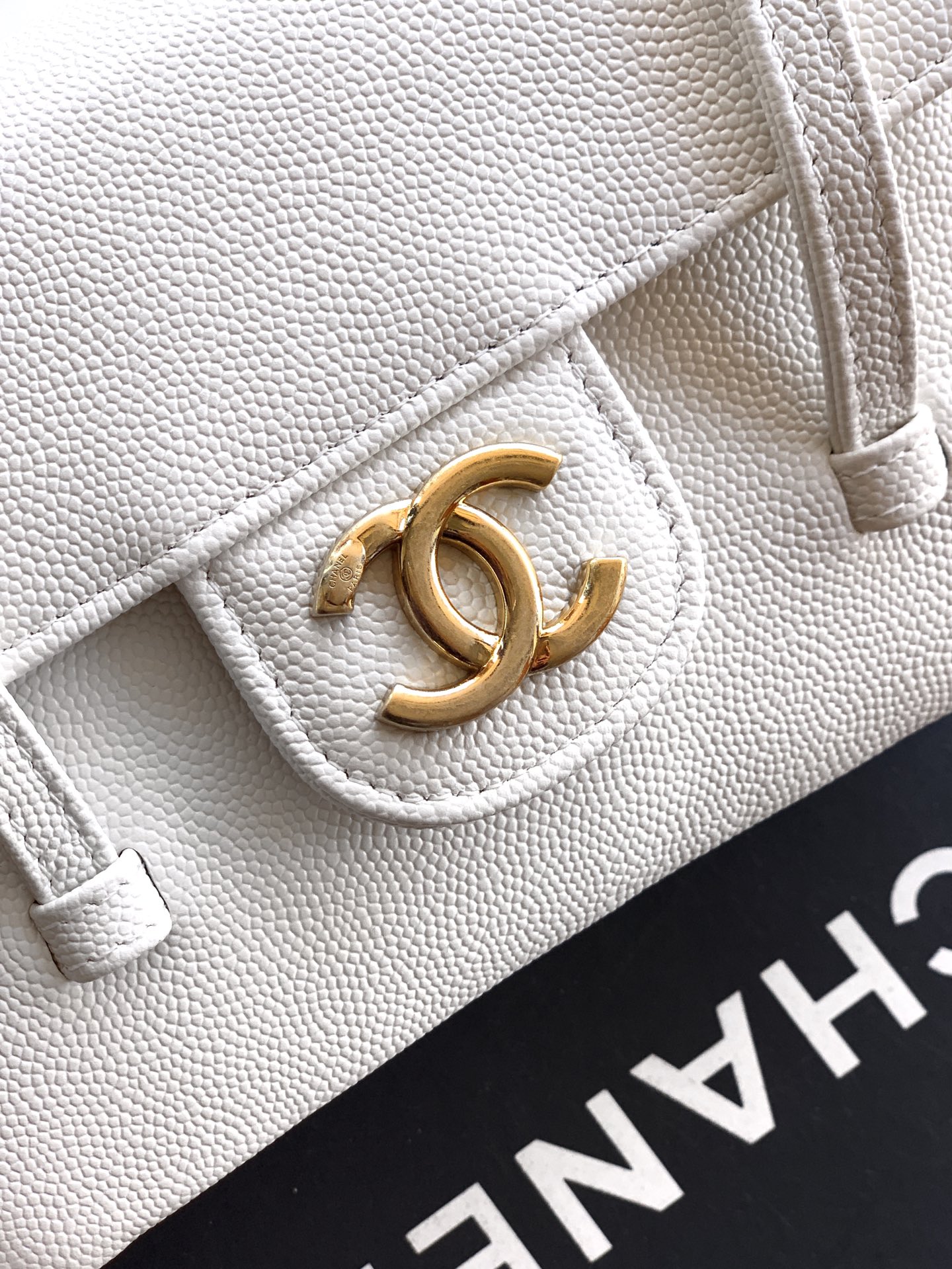 Chanel Basic Bag Cow Leather White 17cm-m-l-s