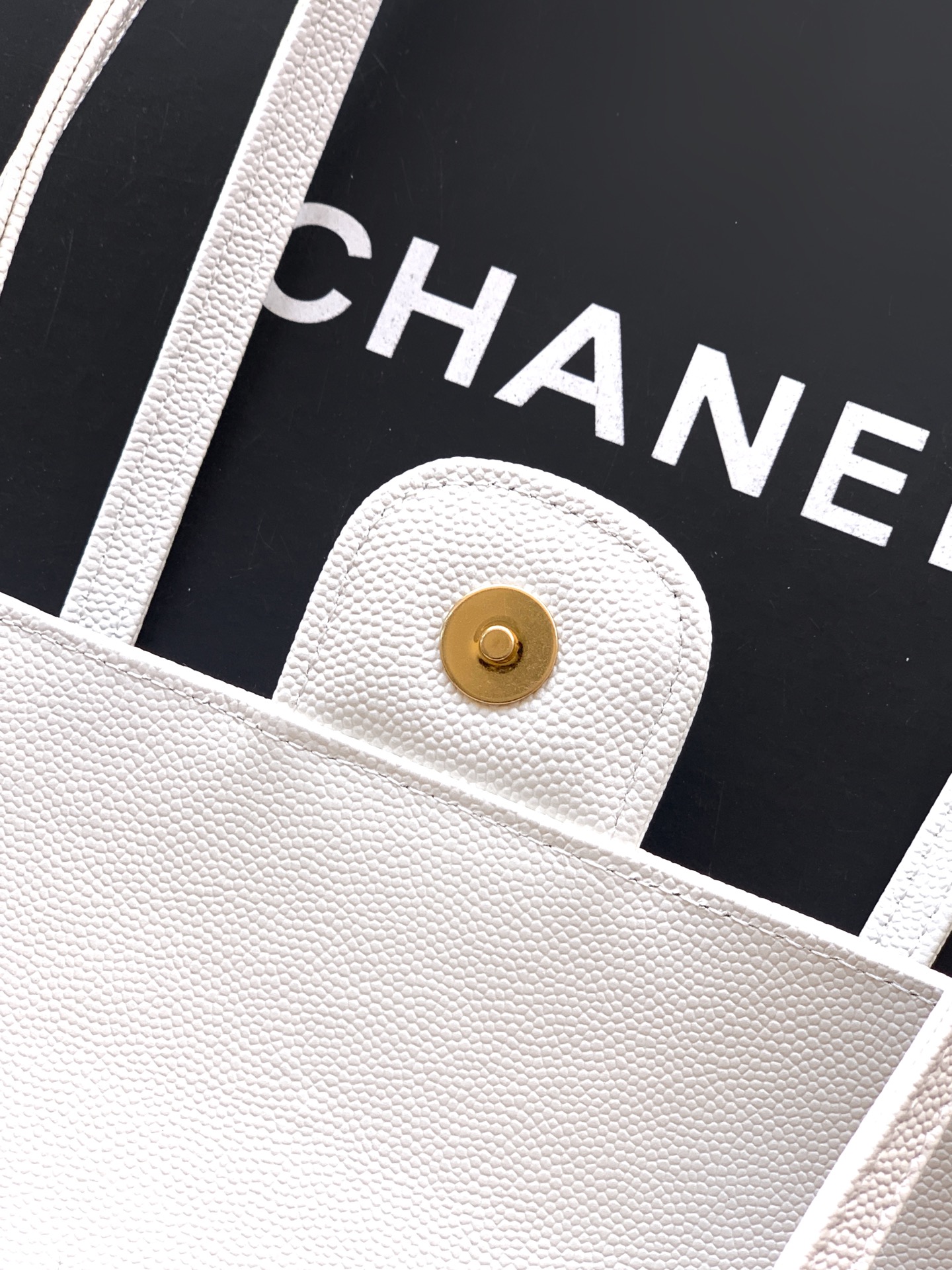 Chanel Basic Bag Cow Leather White 17cm-m-l-s