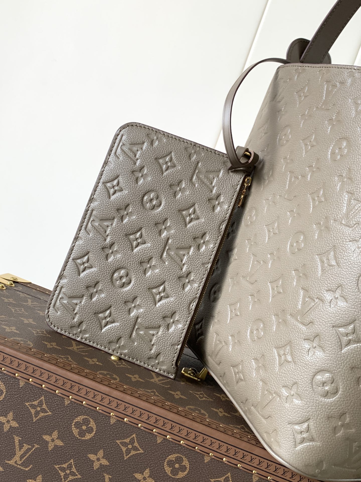 Louis Vuitton Basic Bag Cow Leather Foldable M-l