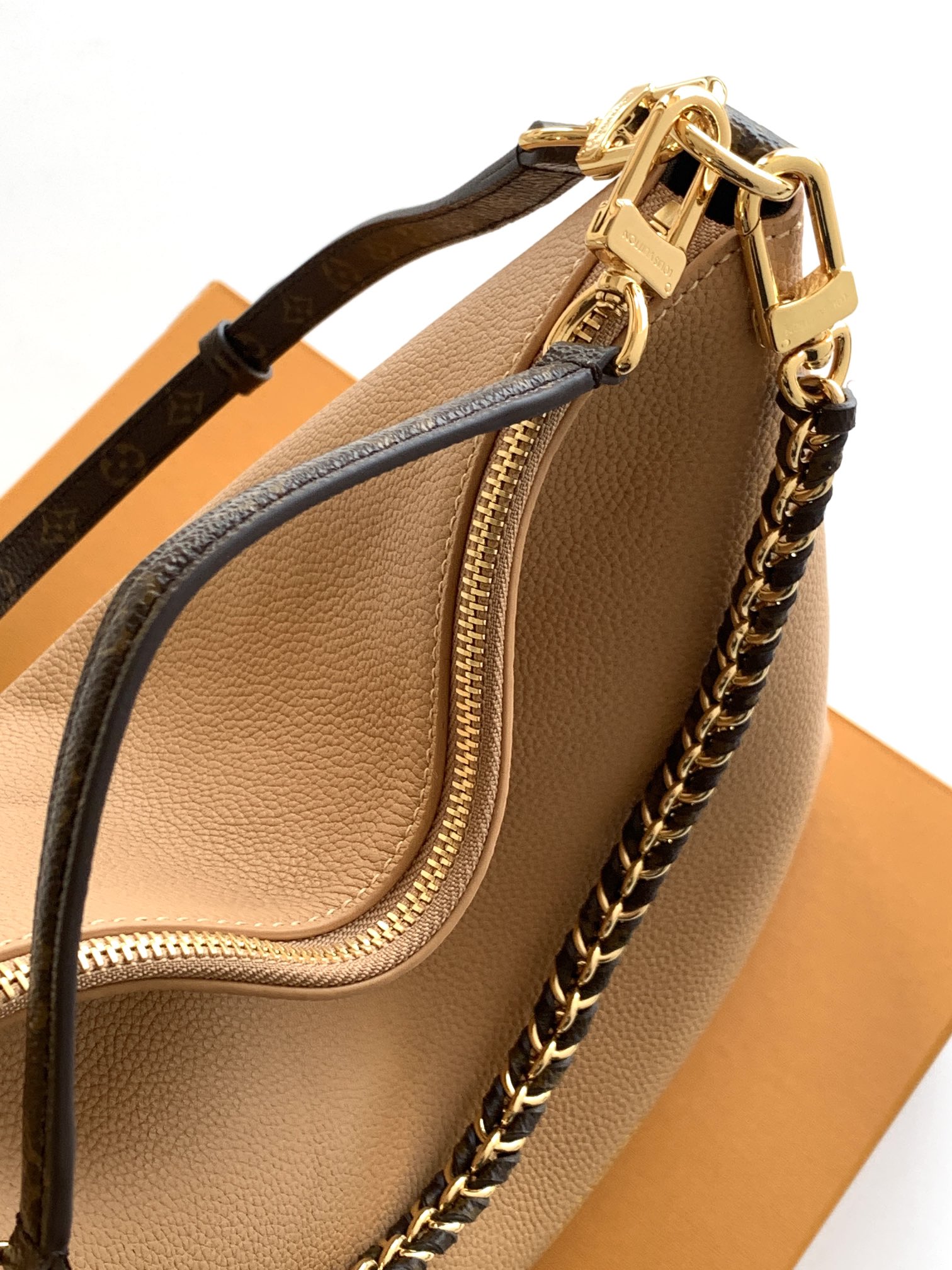 Louis Vuitton Male Basic Bag Cow Leather M-l-s