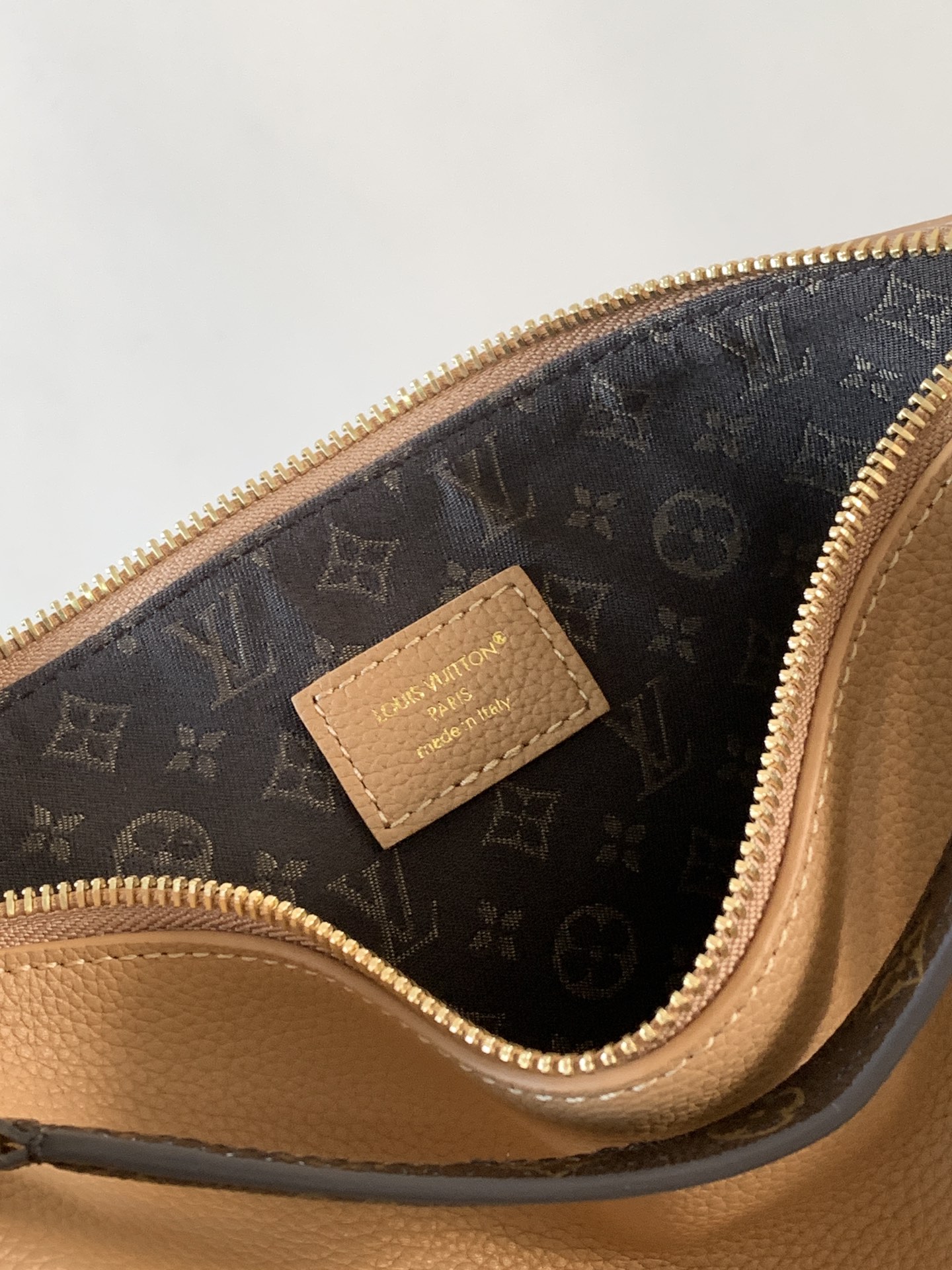 Louis Vuitton Male Basic Bag Cow Leather M-l-s