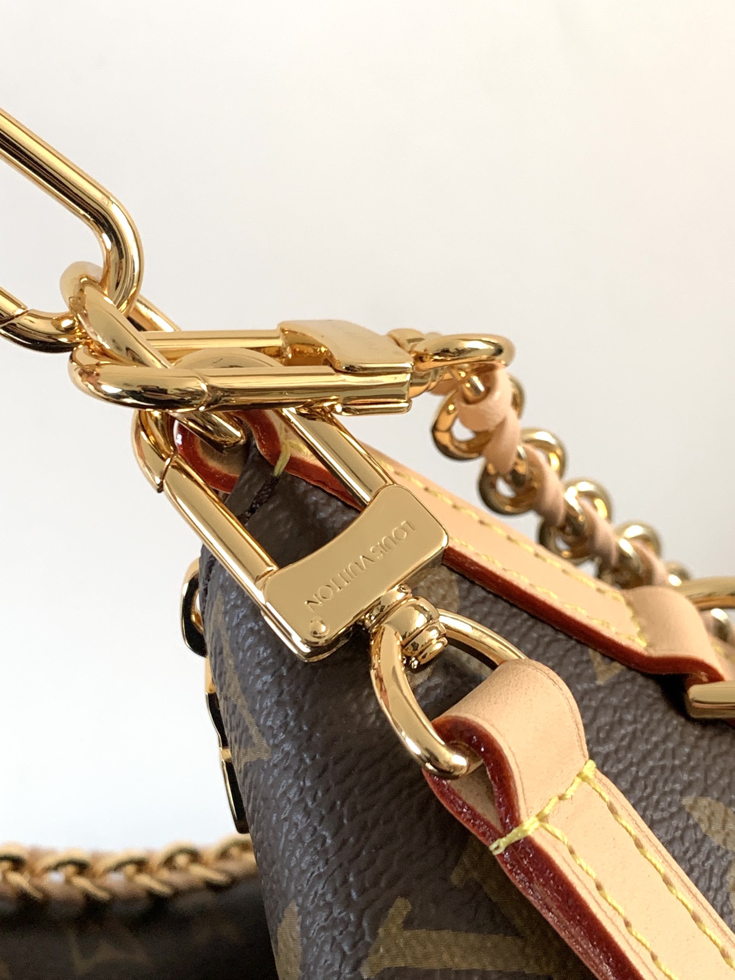 Louis Vuitton Male Basic Bag Cow Leather M-l-s