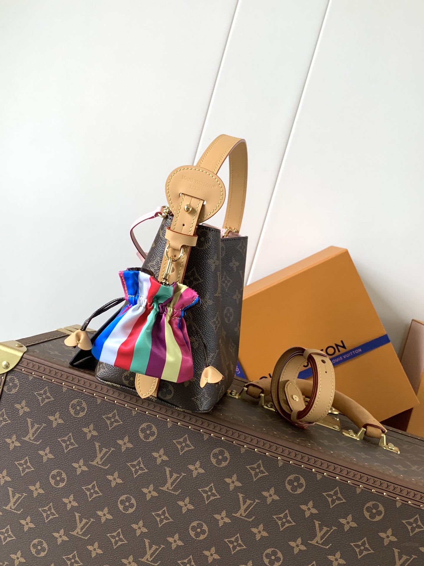 Louis Vuitton Basic Bag Cow Leather Foldable M-l