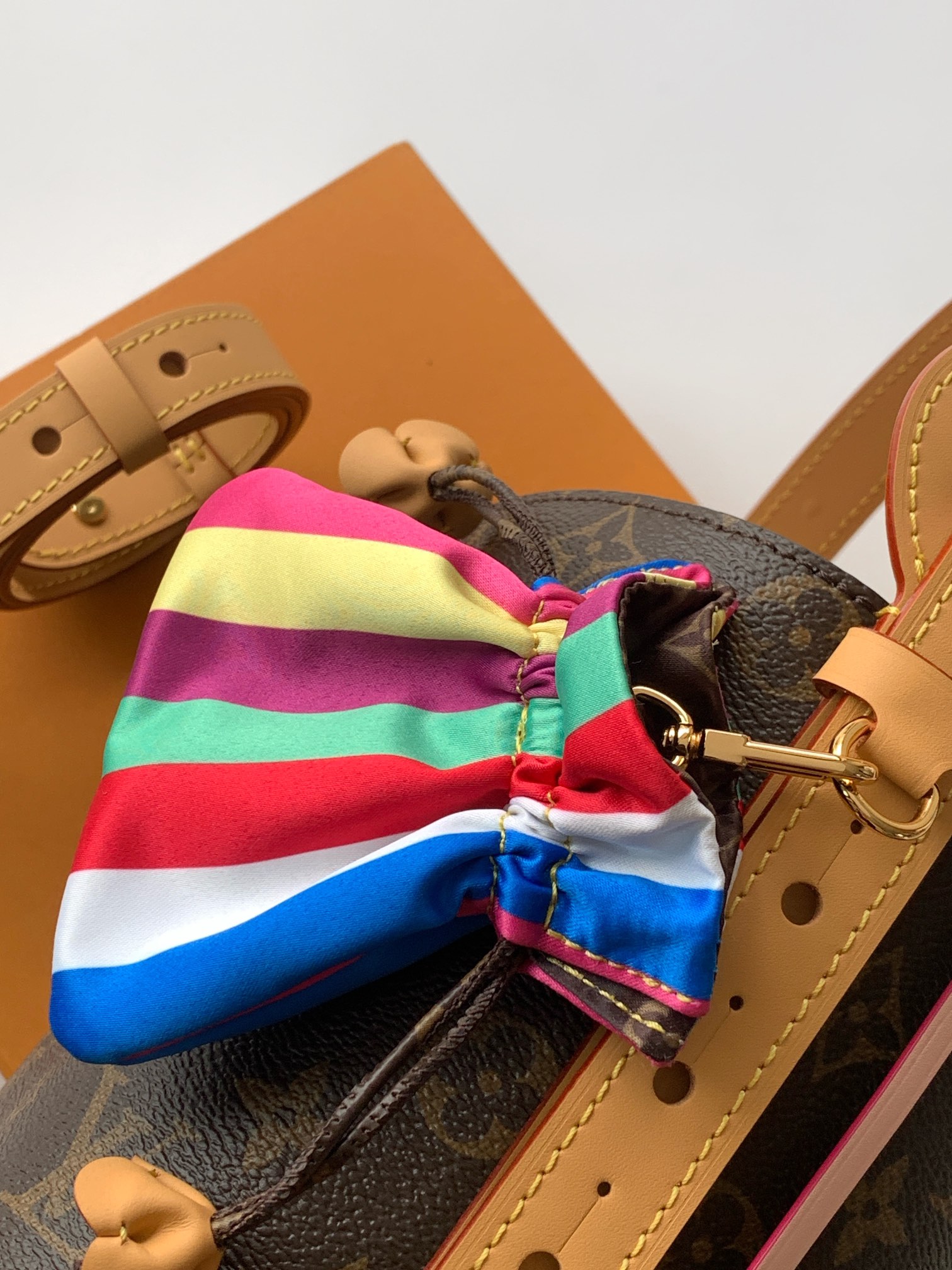 Louis Vuitton Basic Bag Cow Leather Foldable M-l