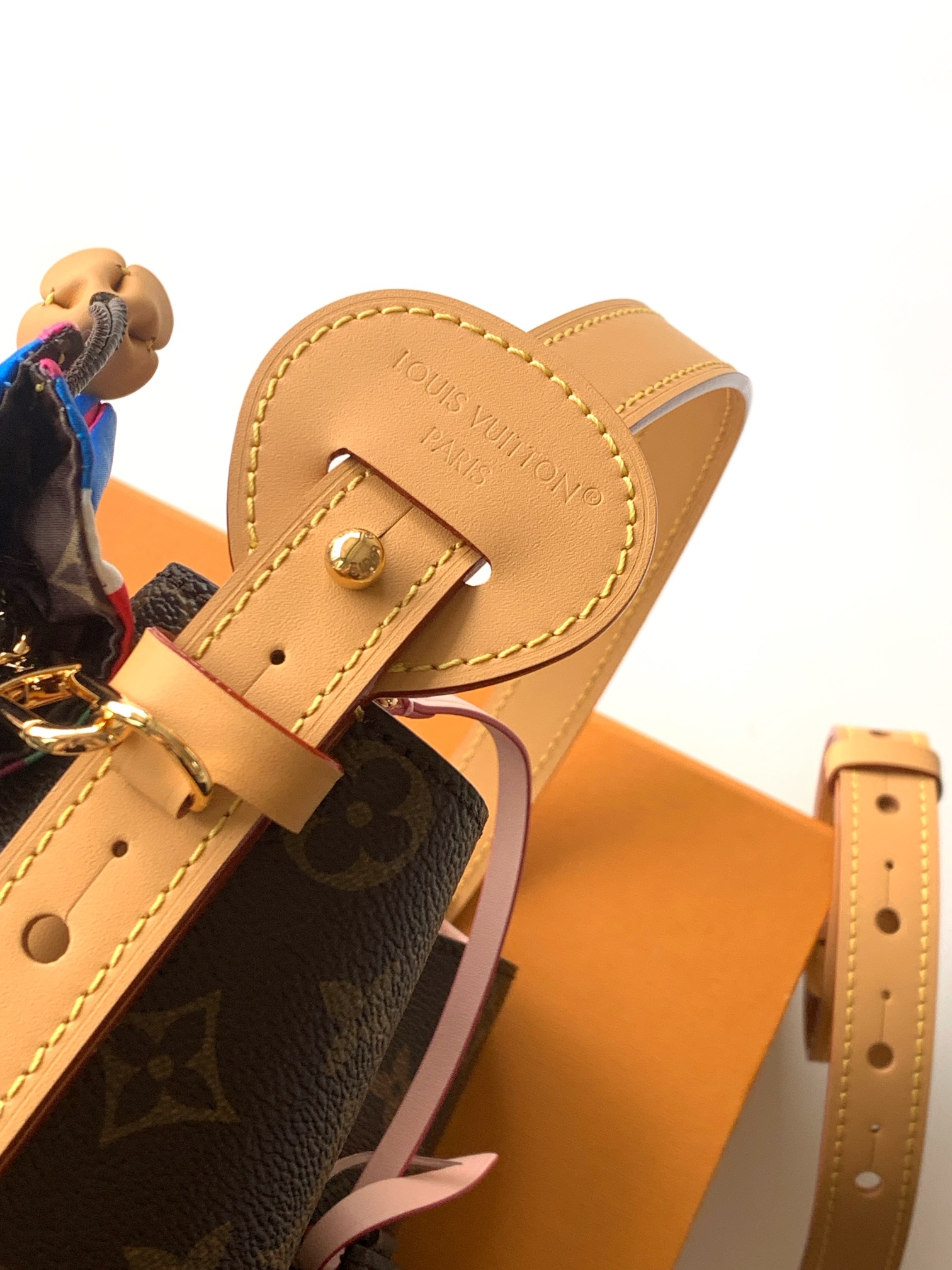 Louis Vuitton Basic Bag Cow Leather Foldable M-l