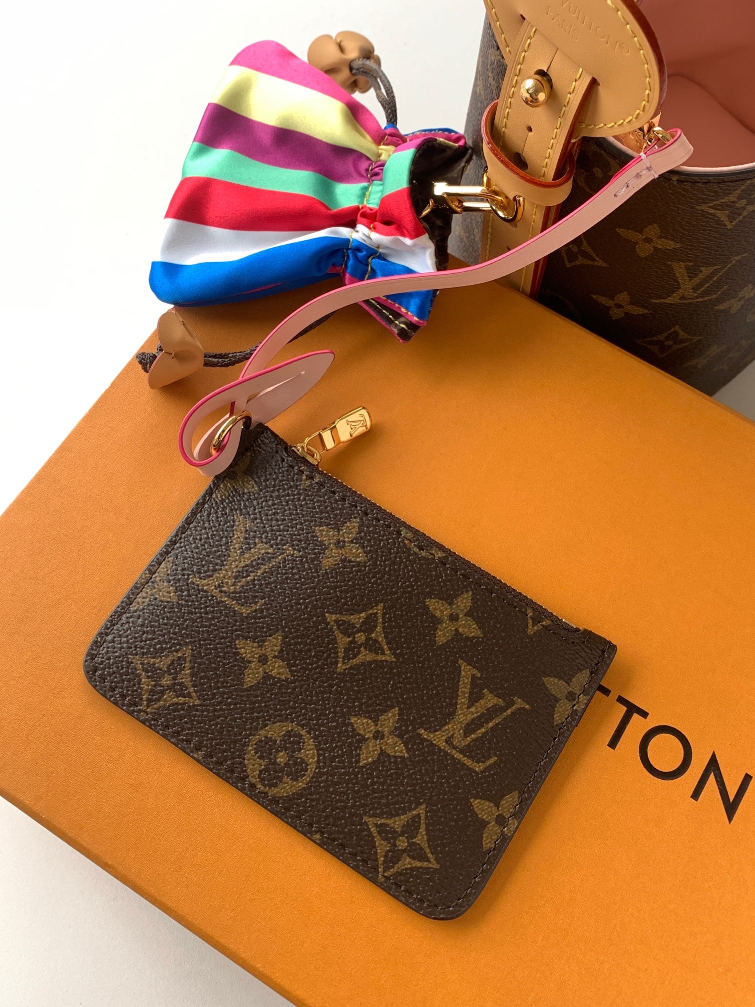 Louis Vuitton Basic Bag Cow Leather Foldable M-l