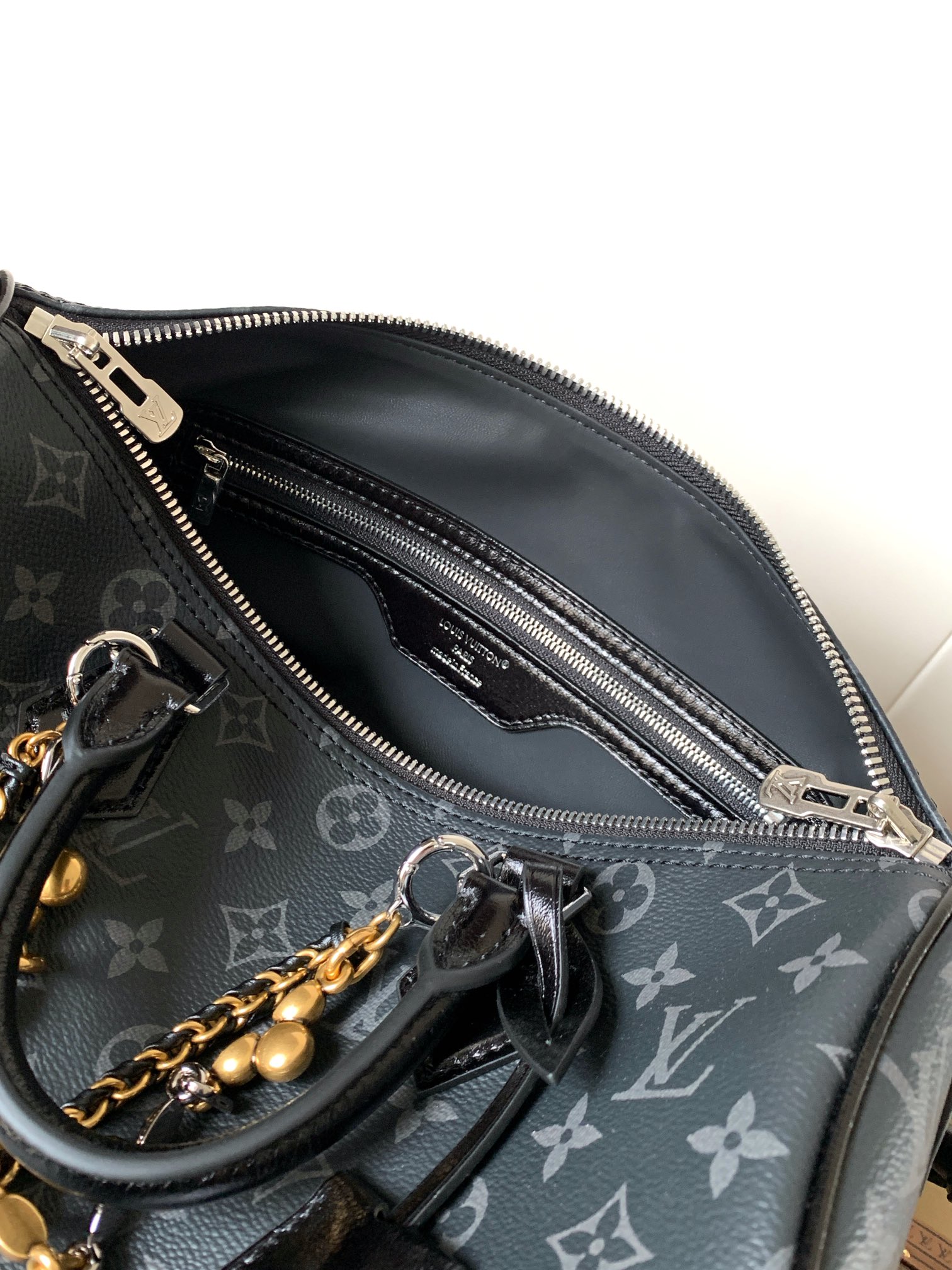 Louis Vuitton Basic Bag Cow Leather M-l-s