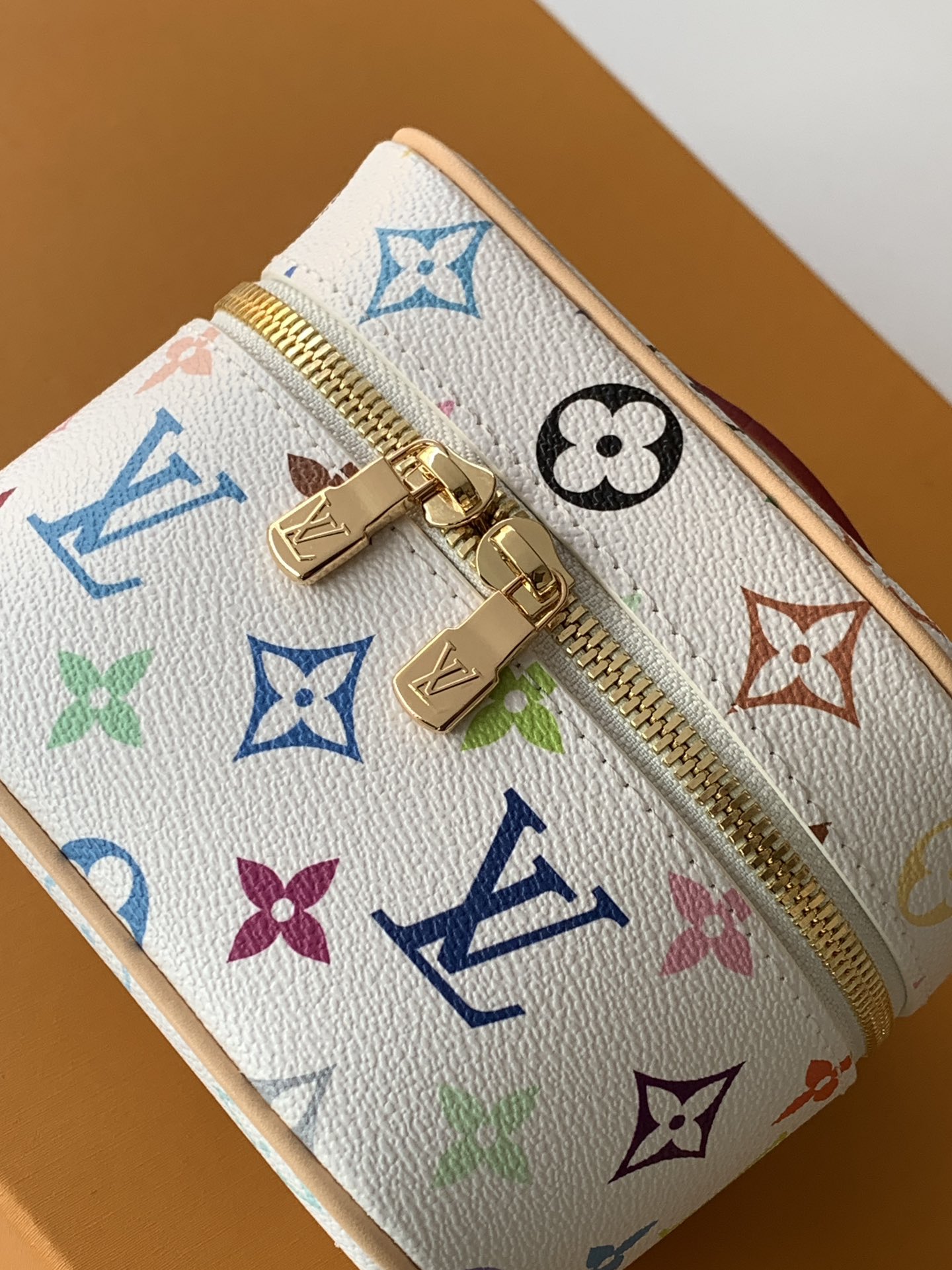 Louis Vuitton Basic Bag Cow Leather M-l