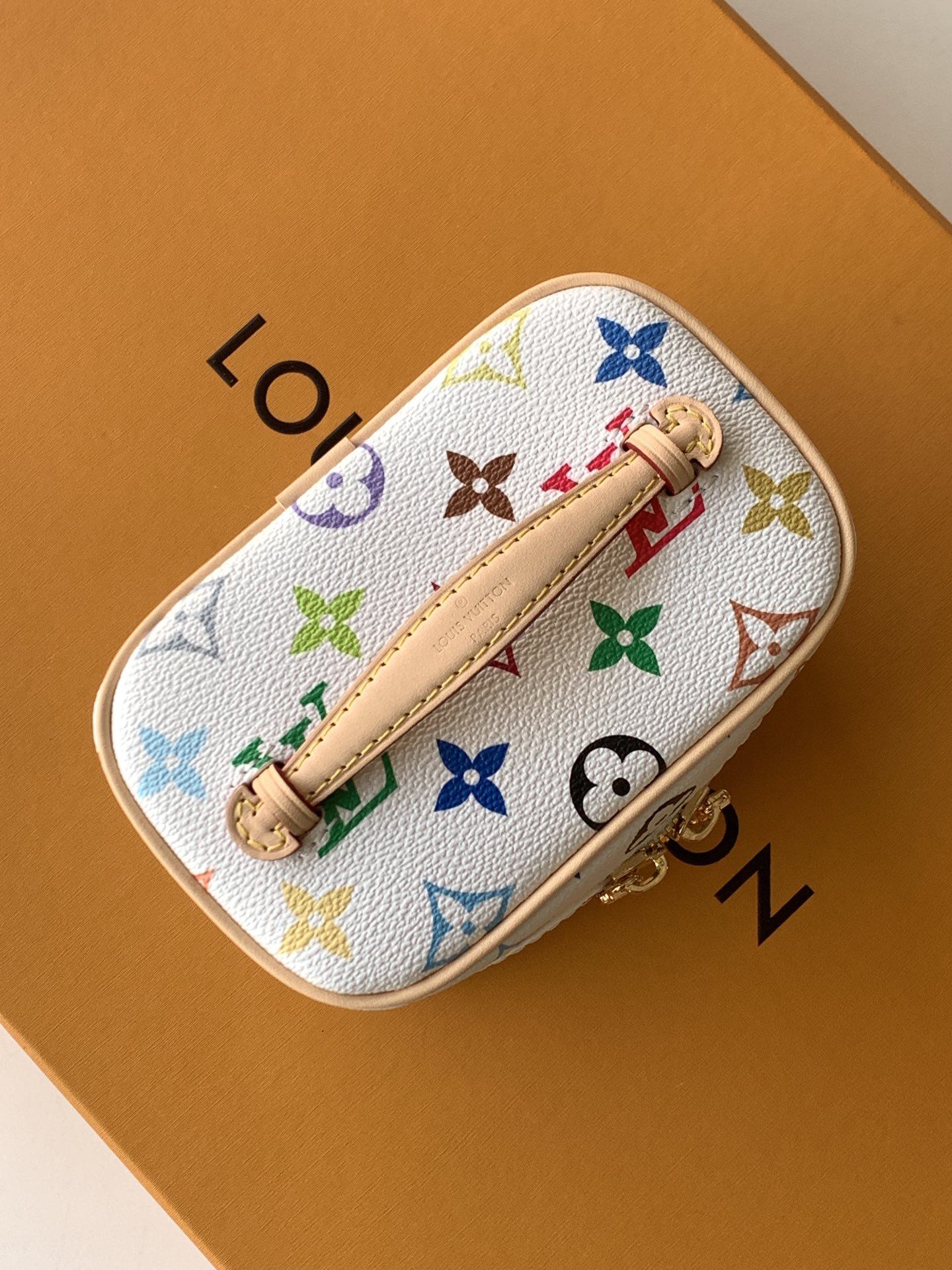 Louis Vuitton Basic Bag Cow Leather M-l