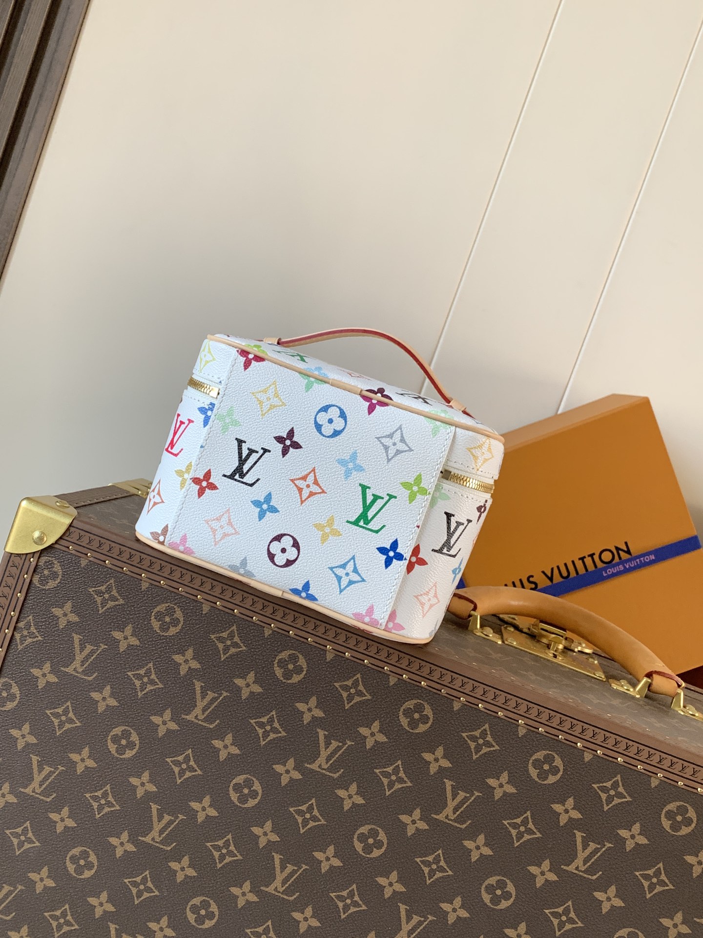 Louis Vuitton Basic Bag Cow Leather M-l