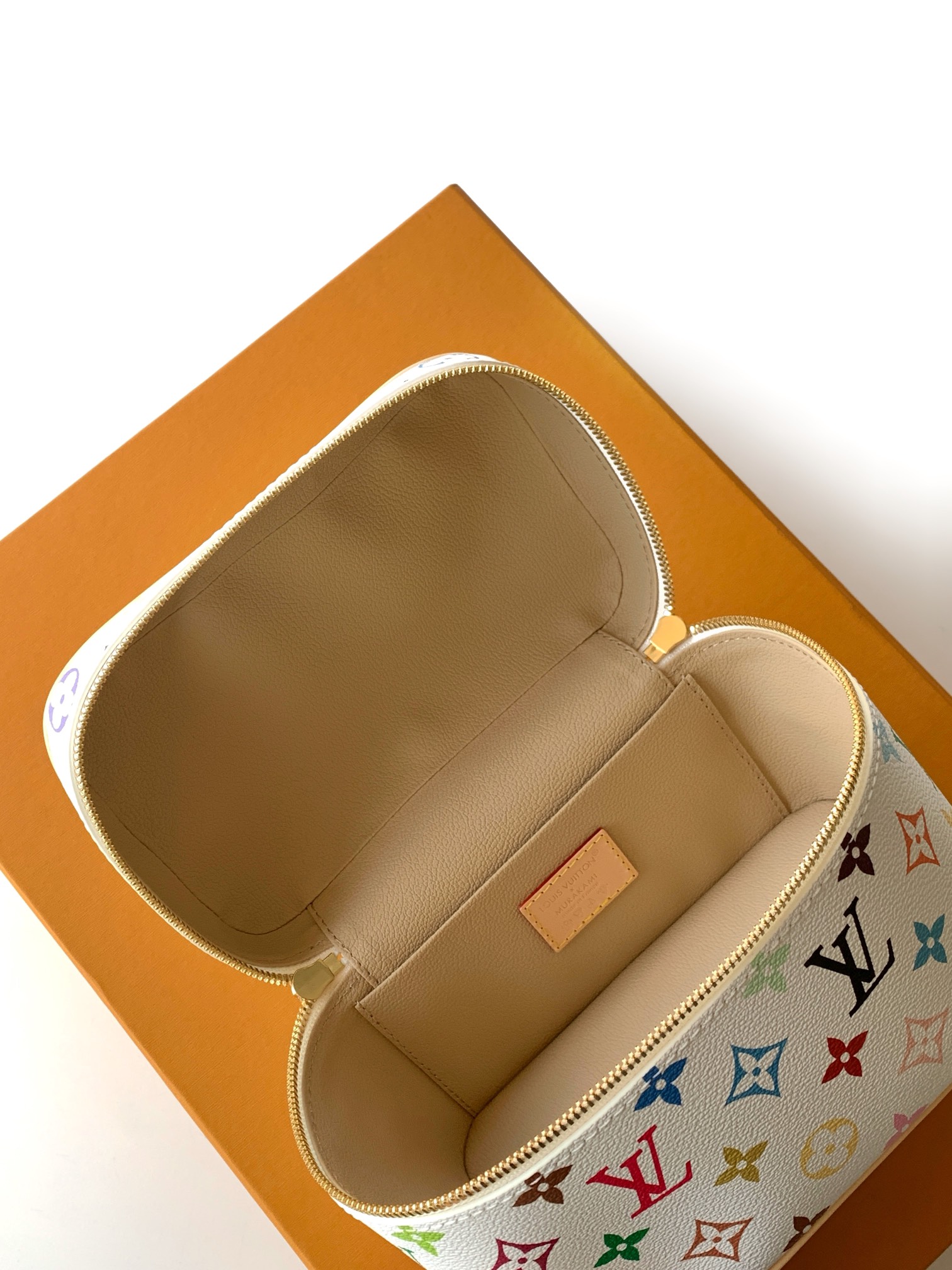 Louis Vuitton Basic Bag Cow Leather M-l