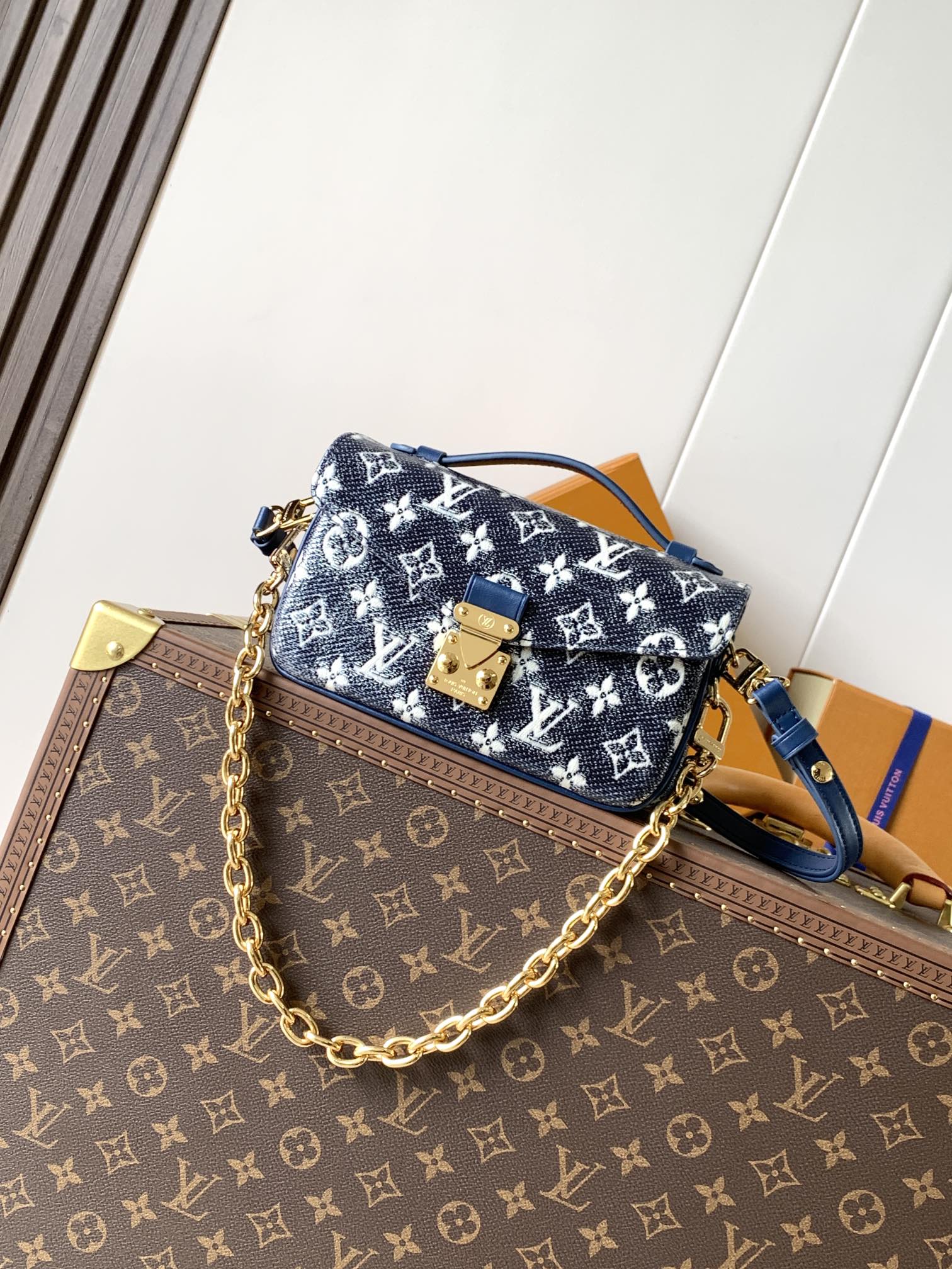 Basic Bag Cow Leather M-l-s