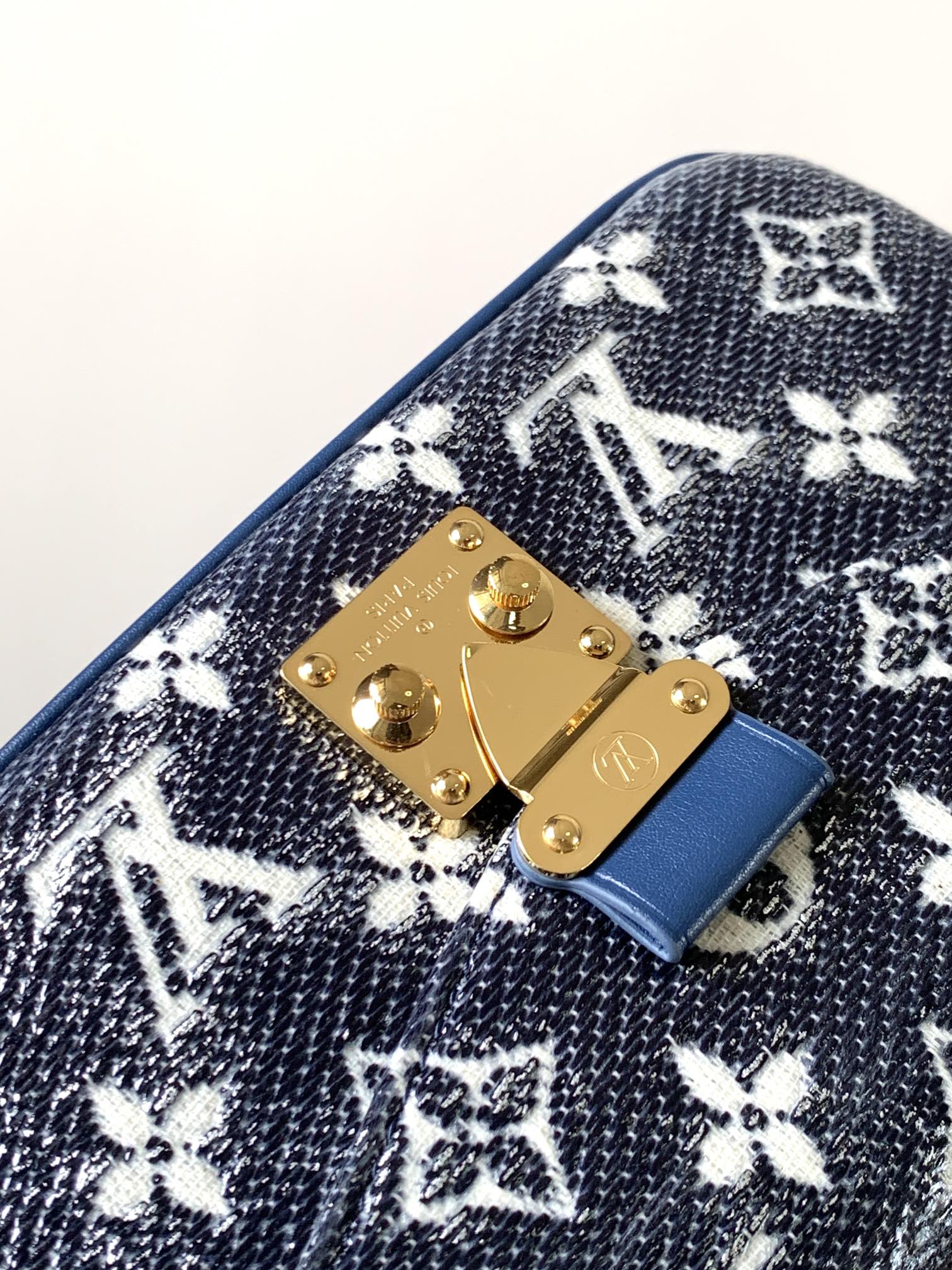 Basic Bag Cow Leather M-l-s