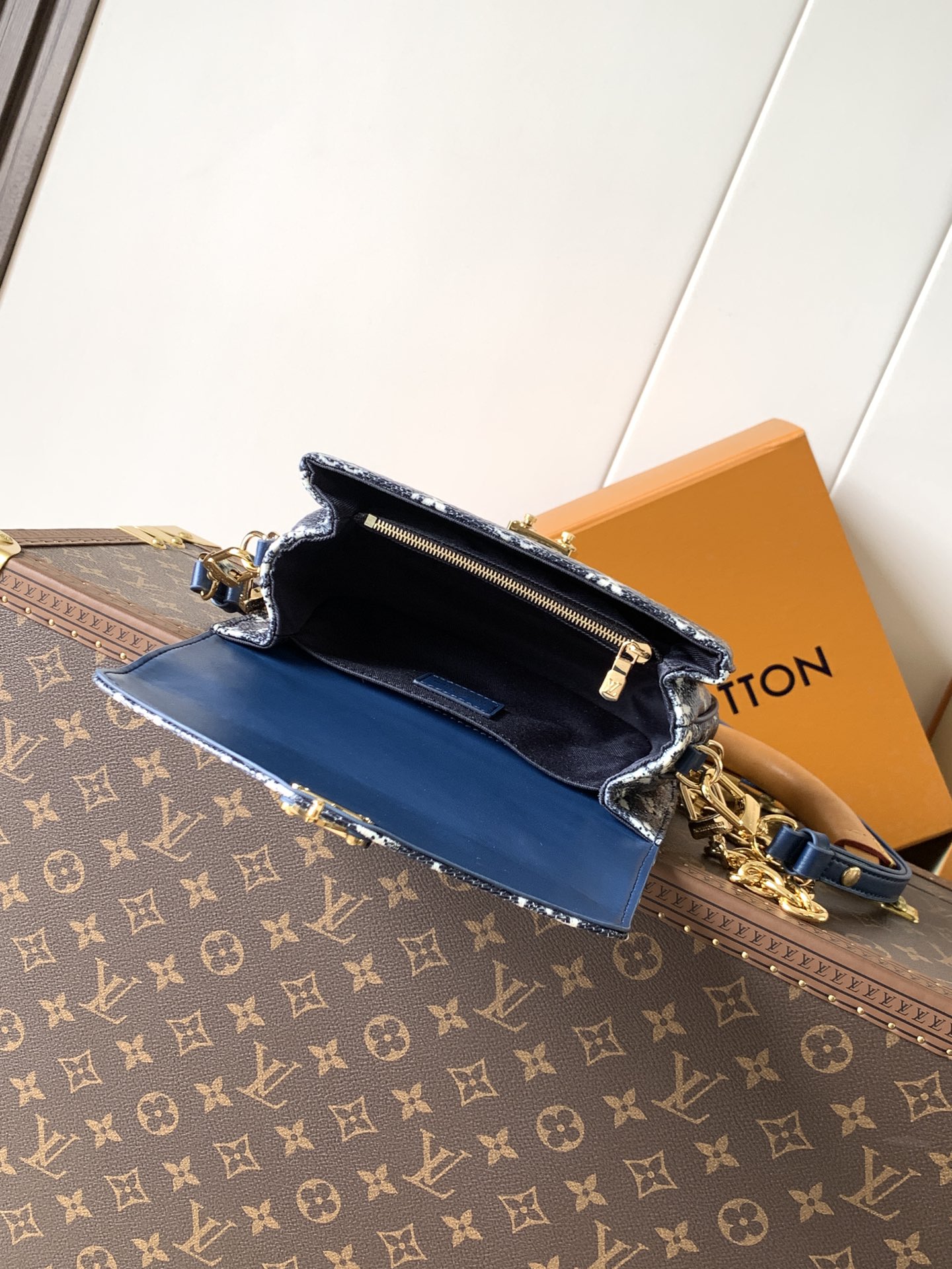 Basic Bag Cow Leather M-l-s