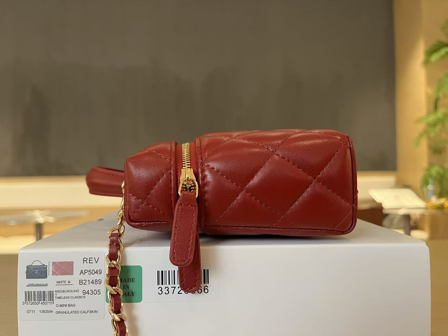 Chanel Basic Bag Sheepskin M-l