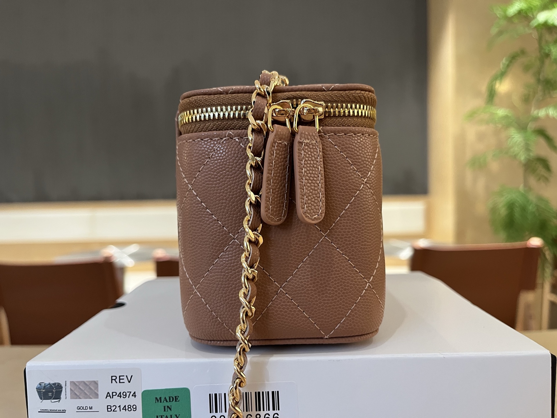 Chanel Basic Bag 10cm-l-s