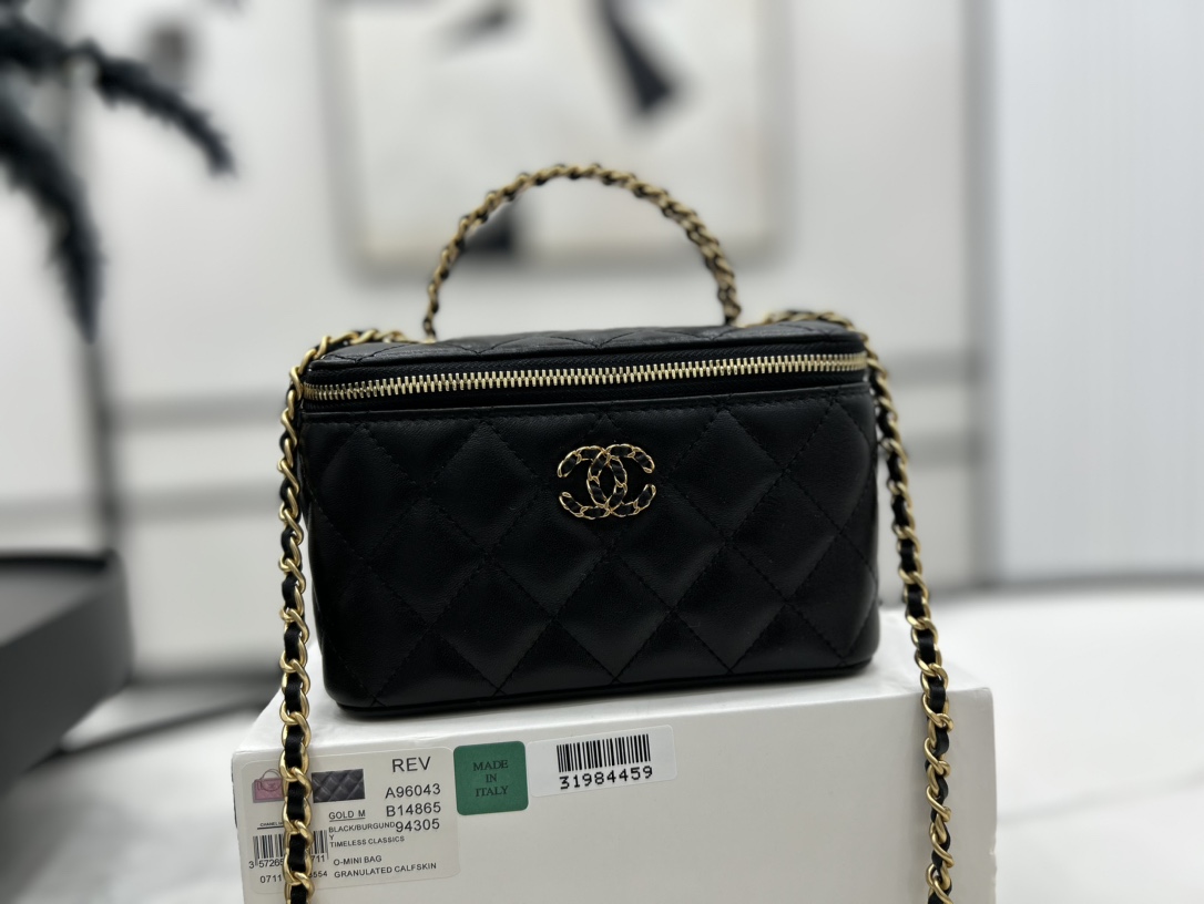 Chanel Crossbody Bag Sheepskin 17cm-l