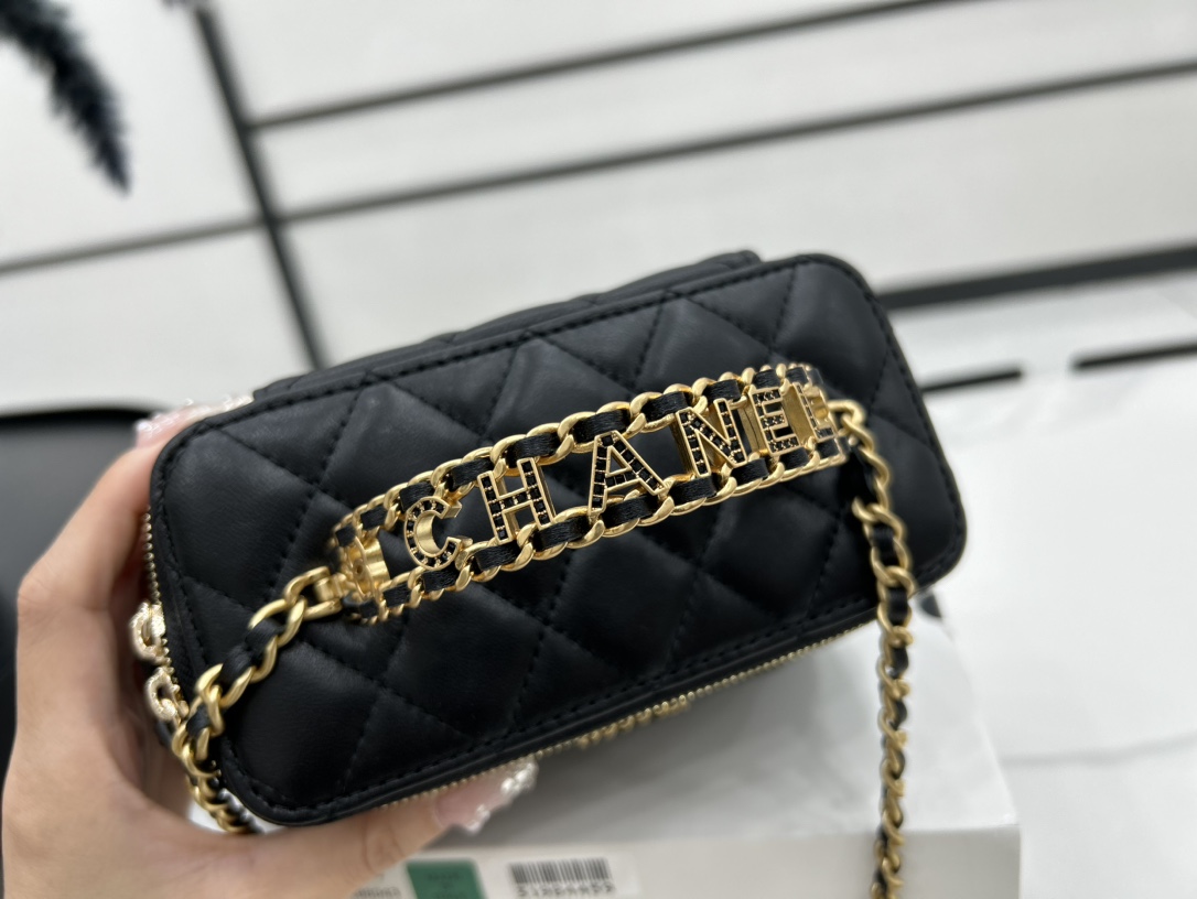 Chanel Crossbody Bag Sheepskin 17cm-l