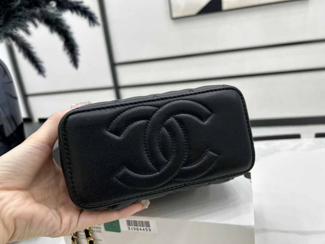 Chanel Crossbody Bag Sheepskin 17cm-l