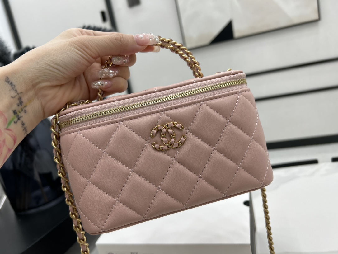 Chanel Crossbody Bag Sheepskin 17cm-l