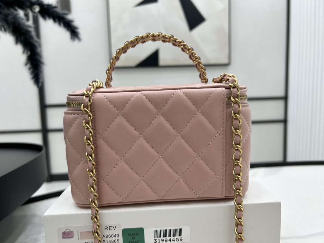 Chanel Crossbody Bag Sheepskin 17cm-l