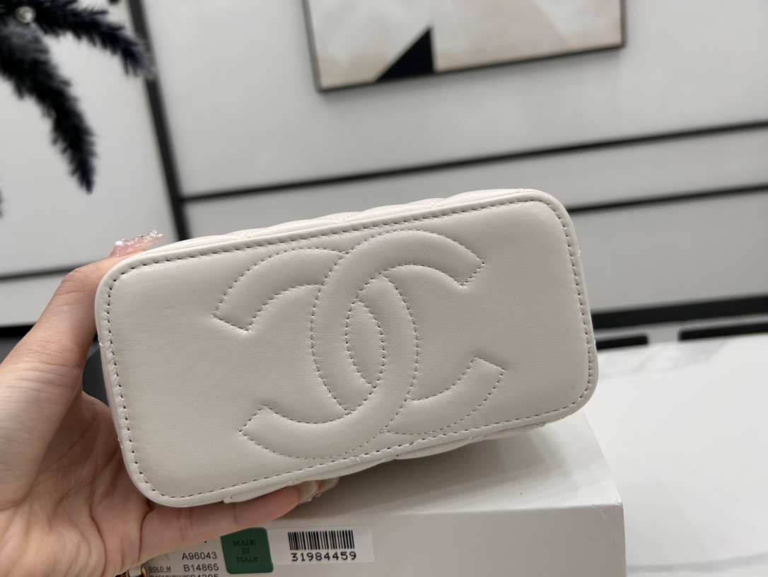 Chanel Crossbody Bag Sheepskin 17cm-l