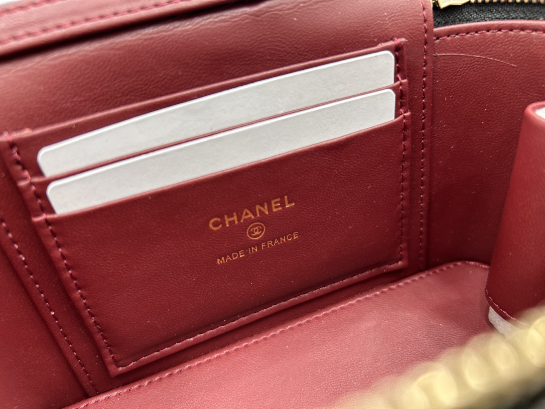 Chanel Basic Bag Cow Leather 17cm-l