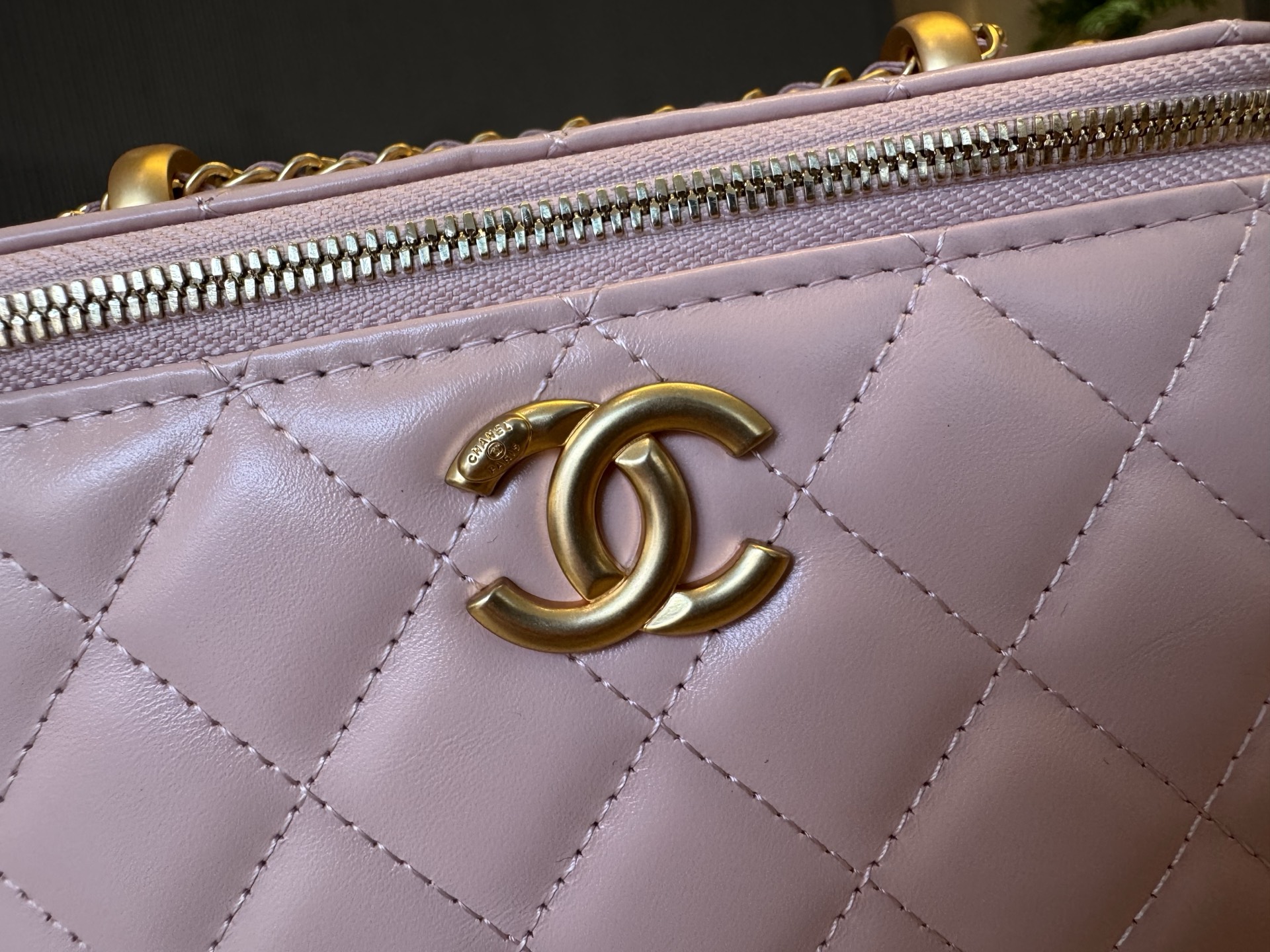 Chanel Basic Bag Cow Leather 17cm-l