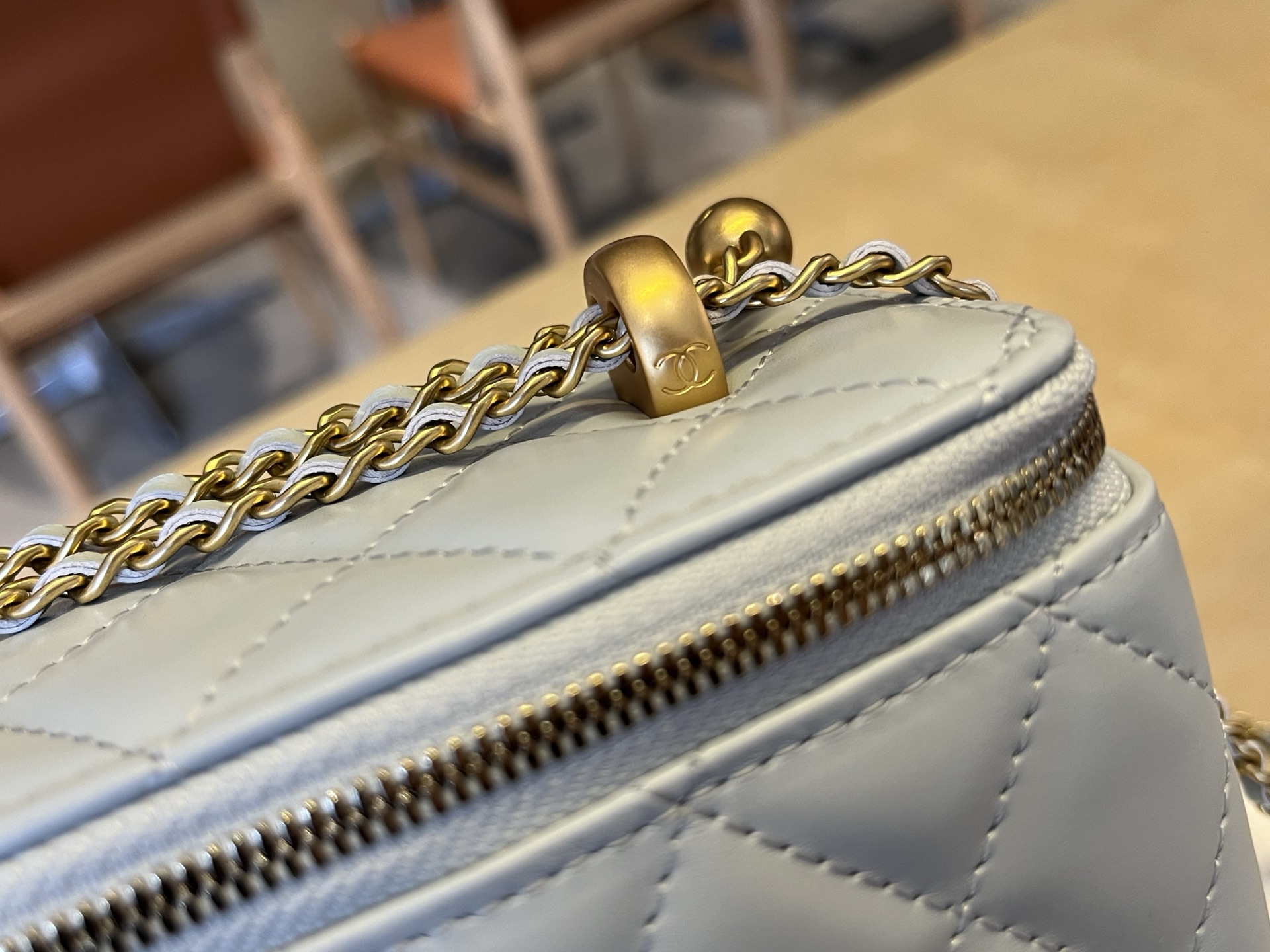 Chanel Basic Bag Cow Leather 17cm-l