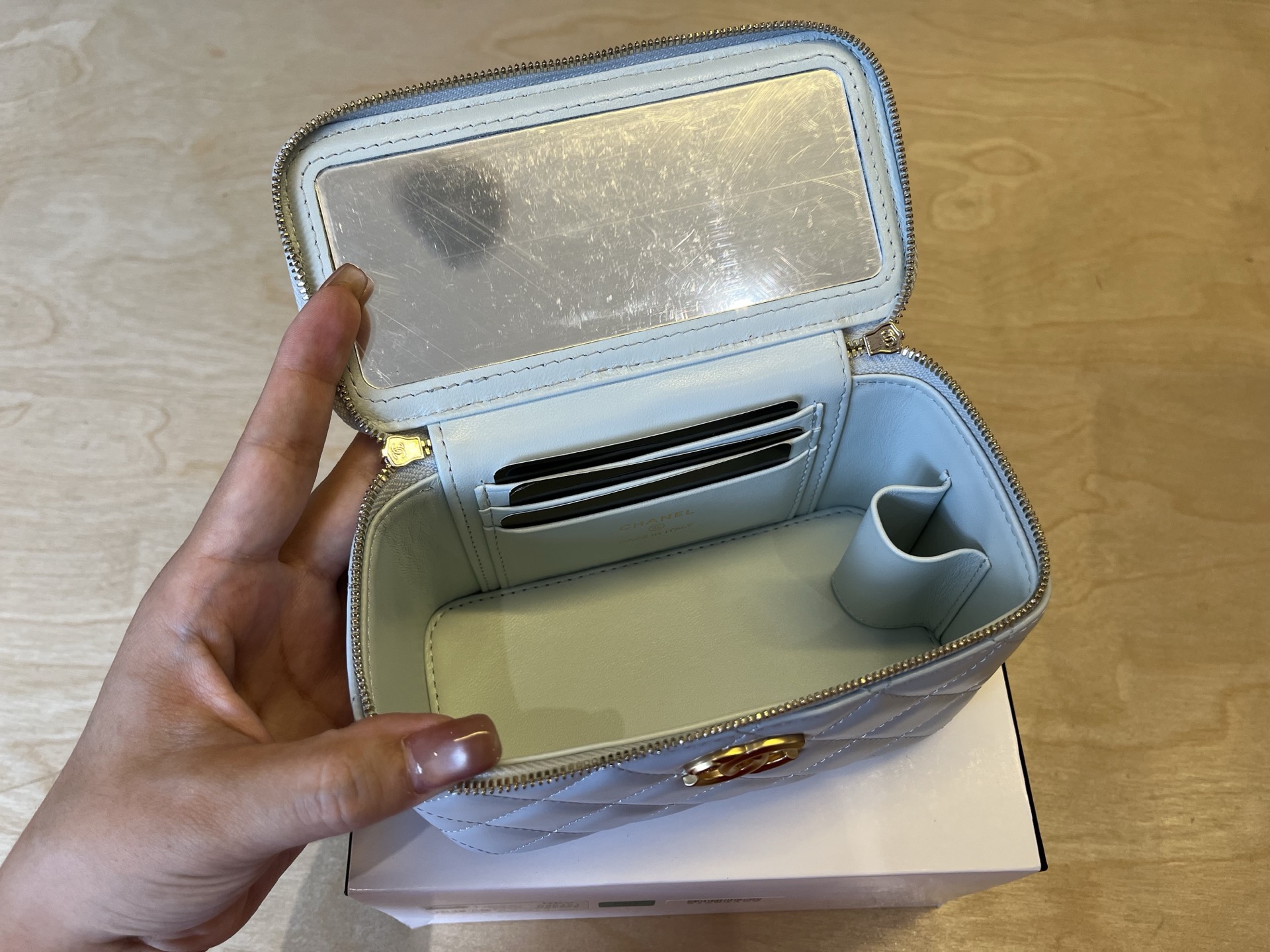 Chanel Basic Bag Cow Leather 17cm-l