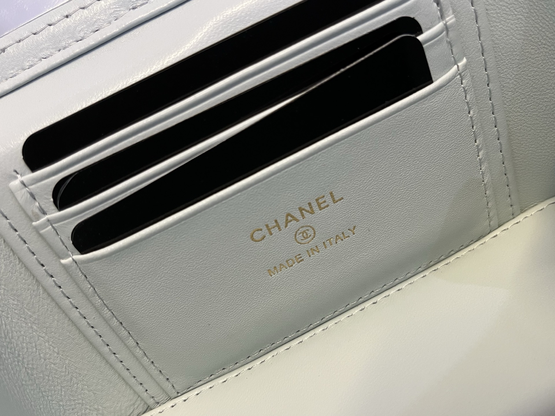 Chanel Basic Bag Cow Leather 17cm-l