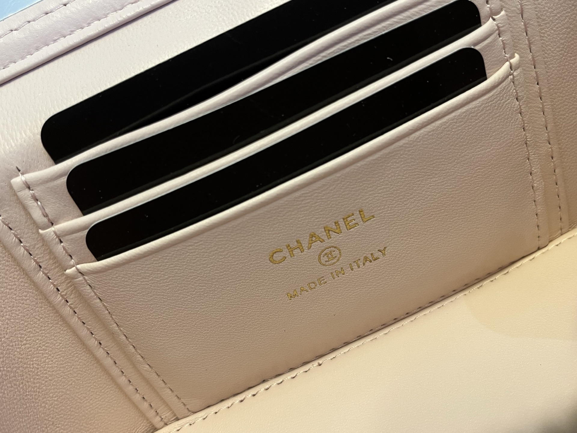 Chanel Basic Bag Cow Leather 17cm-l