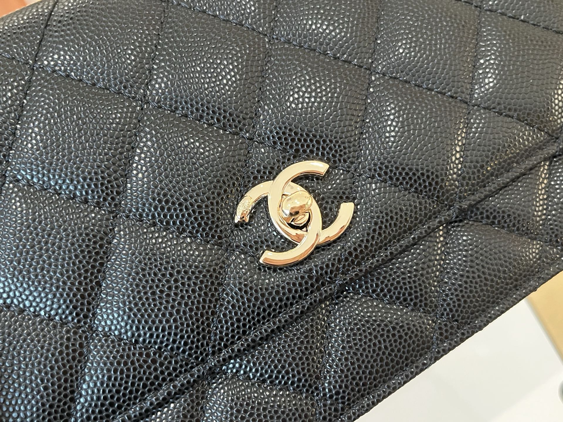Chanel Basic Bag Cow Leather 19cm-l-s