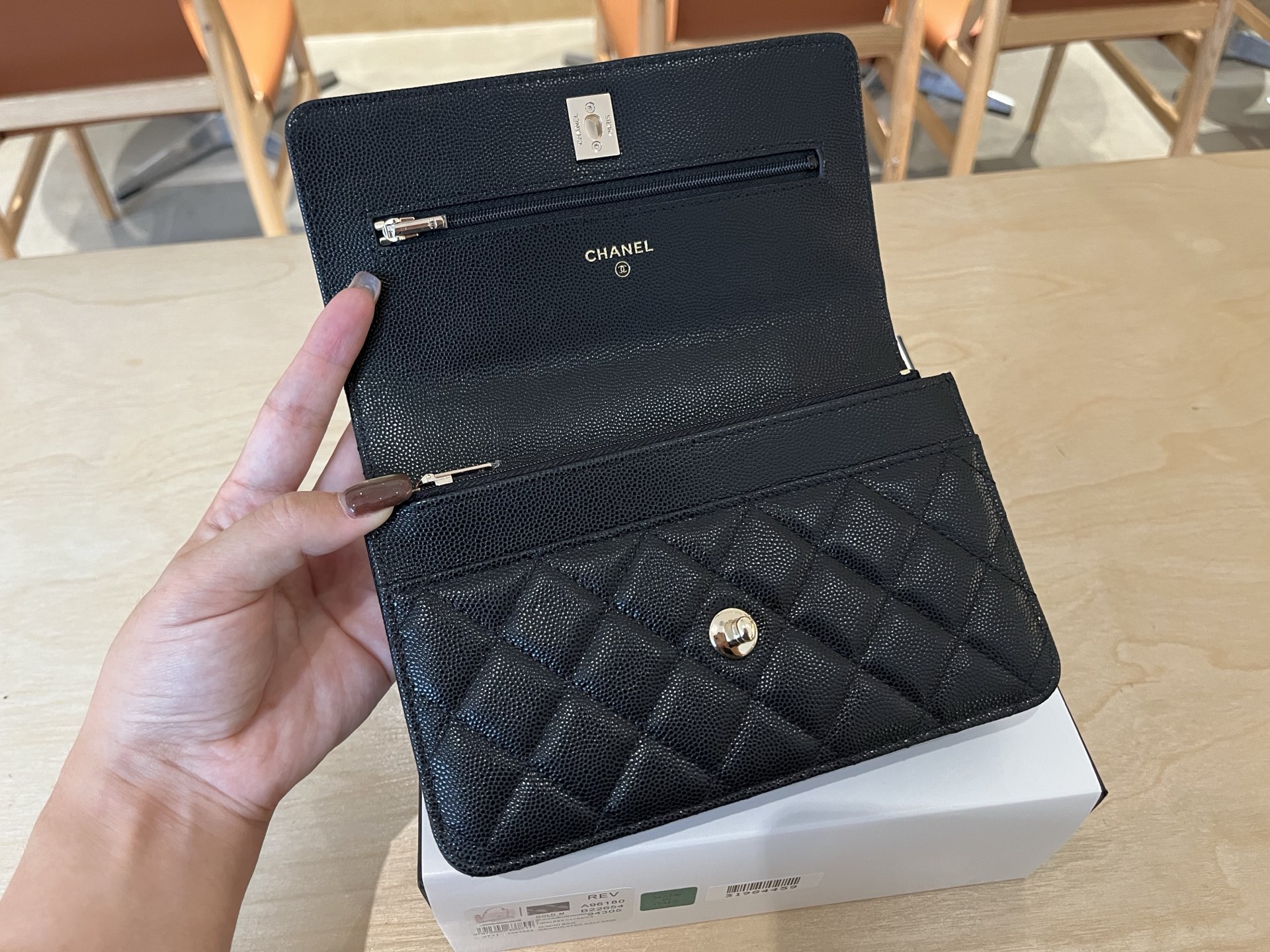 Chanel Basic Bag Cow Leather 19cm-l-s