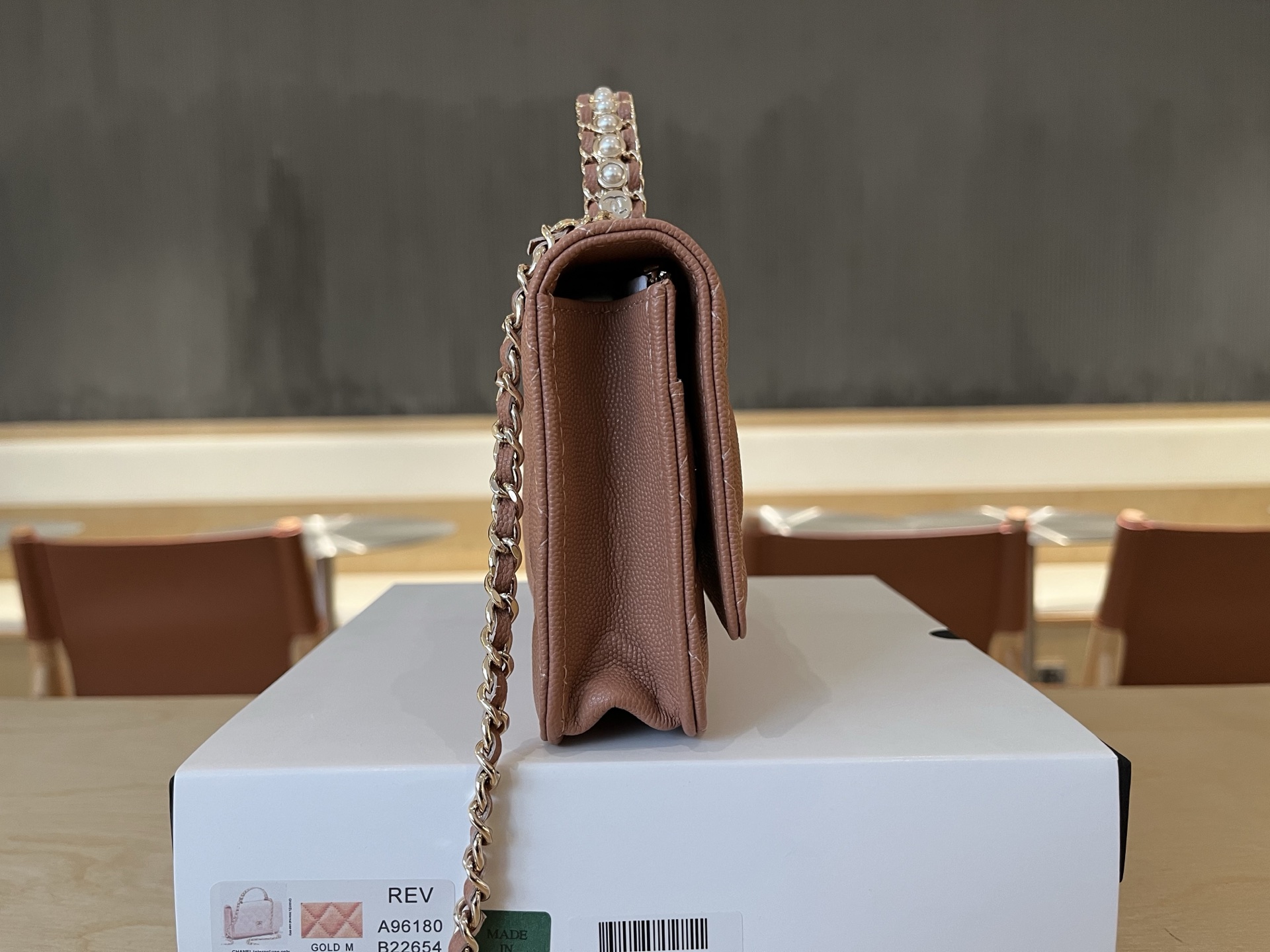 Chanel Basic Bag Cow Leather 19cm-l-s