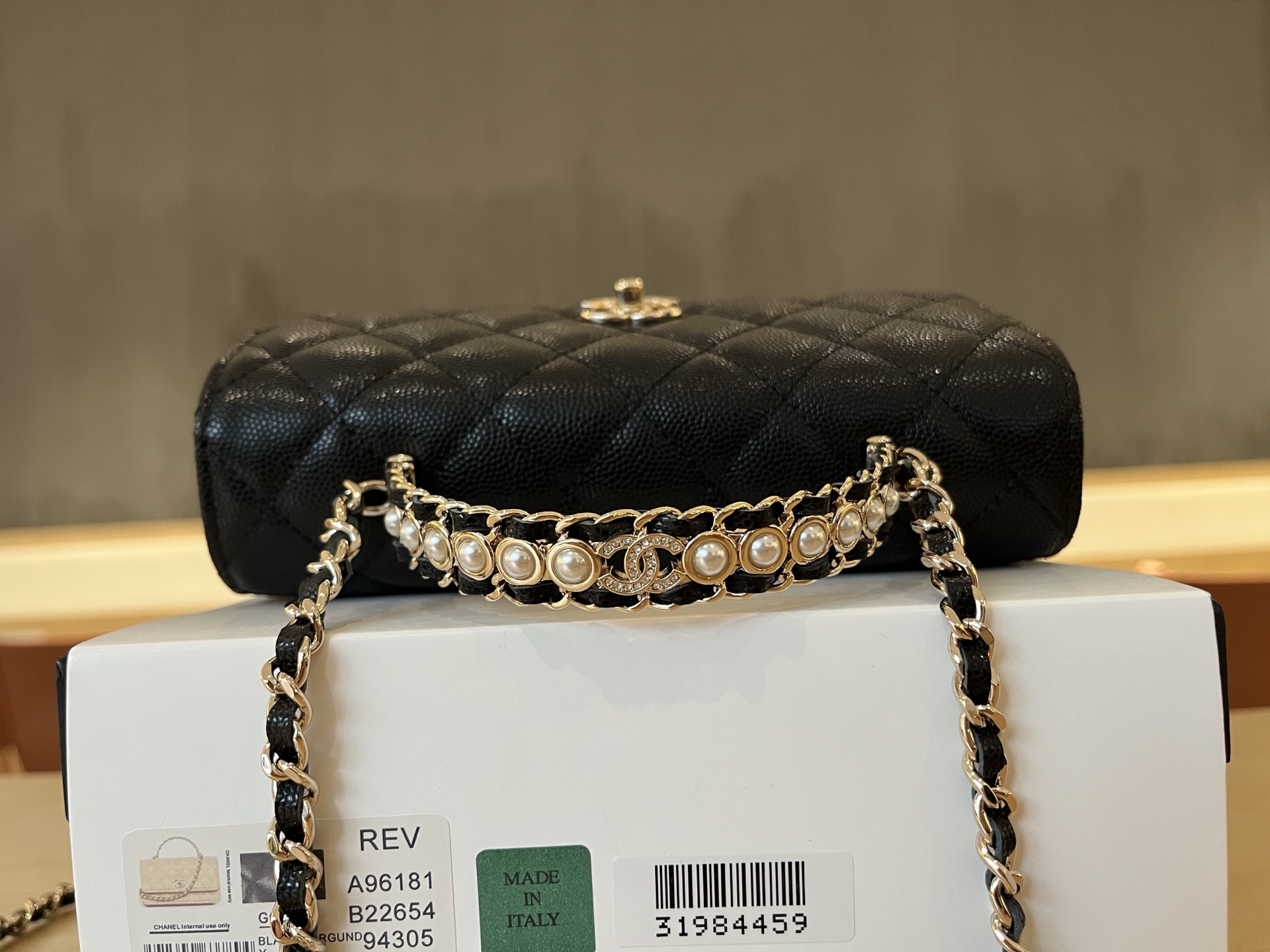 Chanel Basic Bag Cow Leather 19cm-l-s
