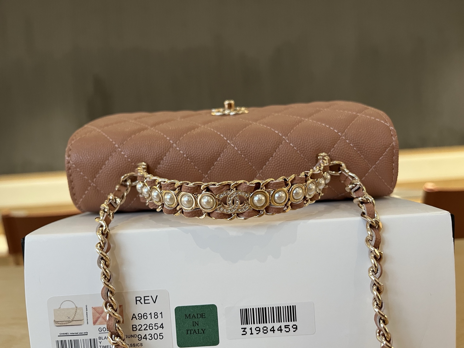 Chanel Basic Bag Cow Leather 19cm-l-s